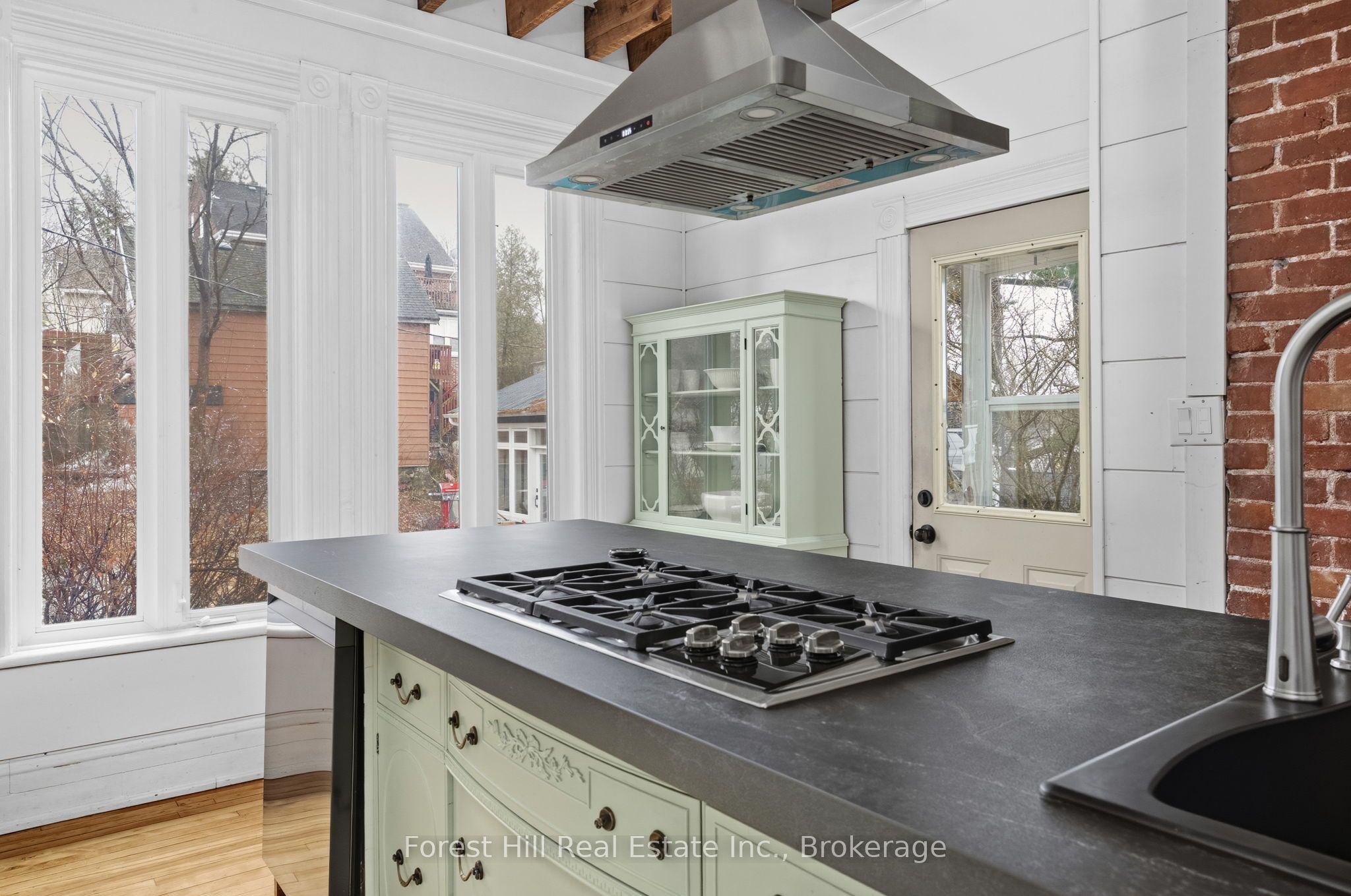 5 Lorne Street N Property Photo 25
