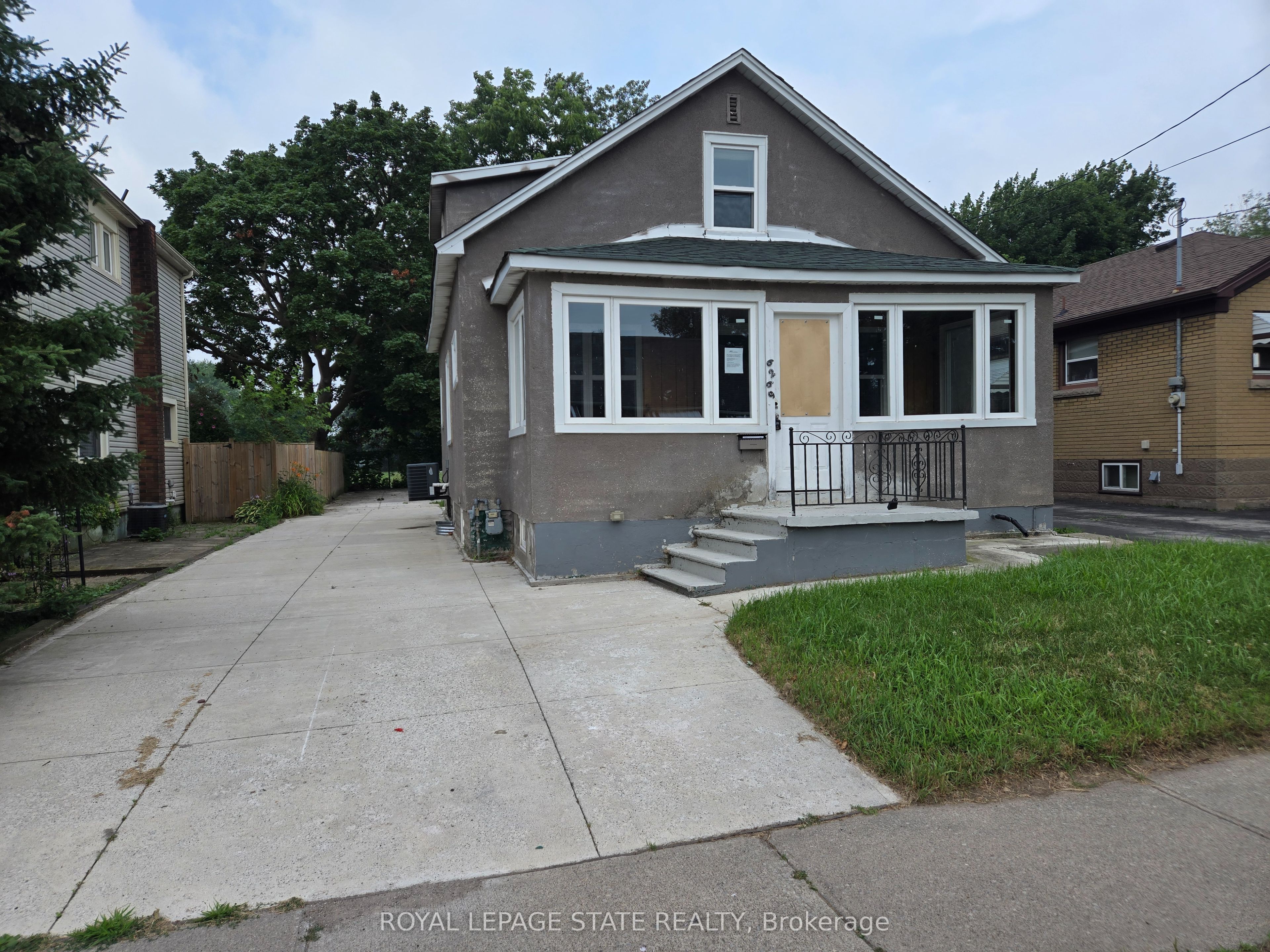 6269 Franklin Avenue Property Photo 1