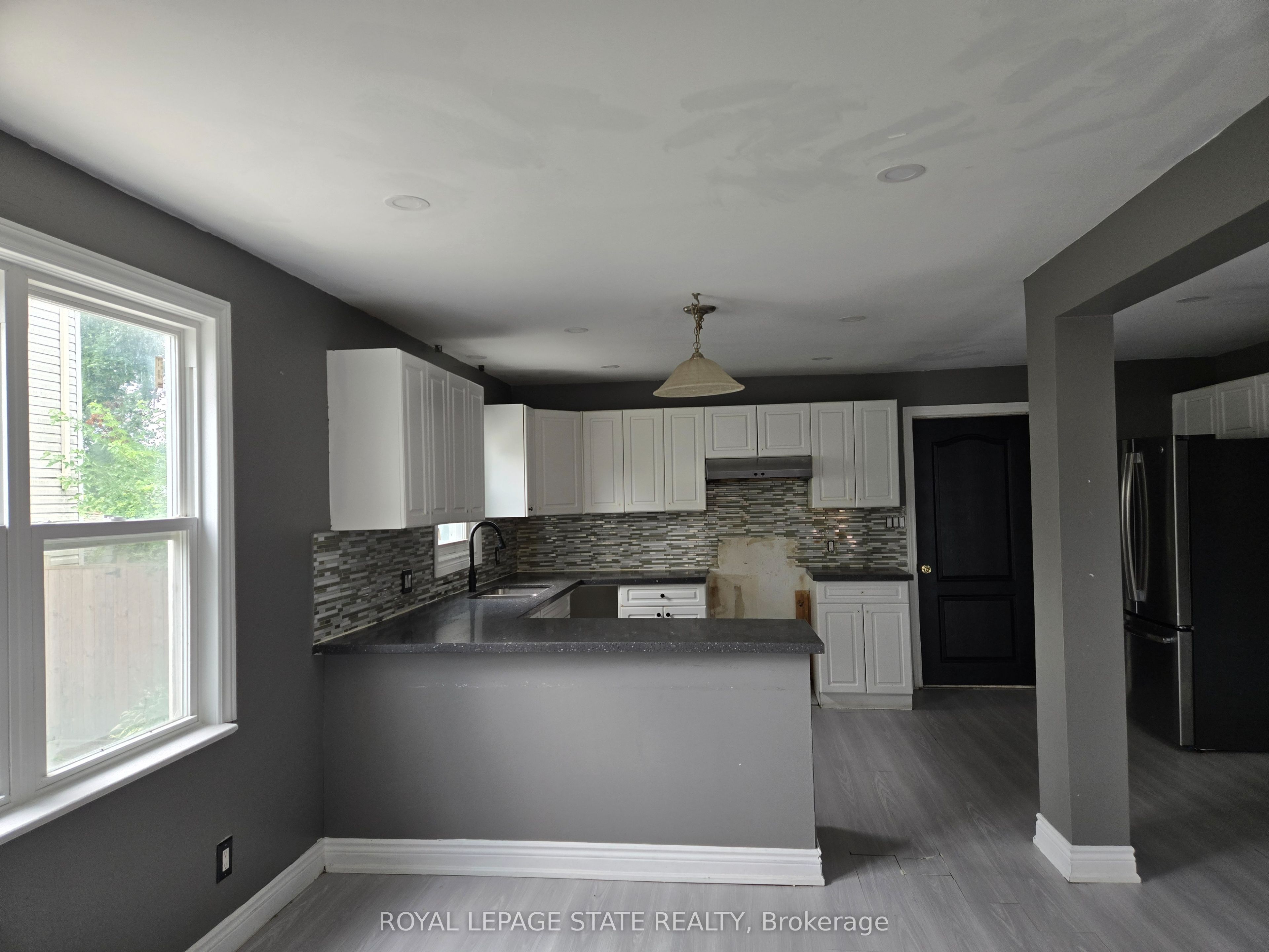 6269 Franklin Avenue Property Photo 2