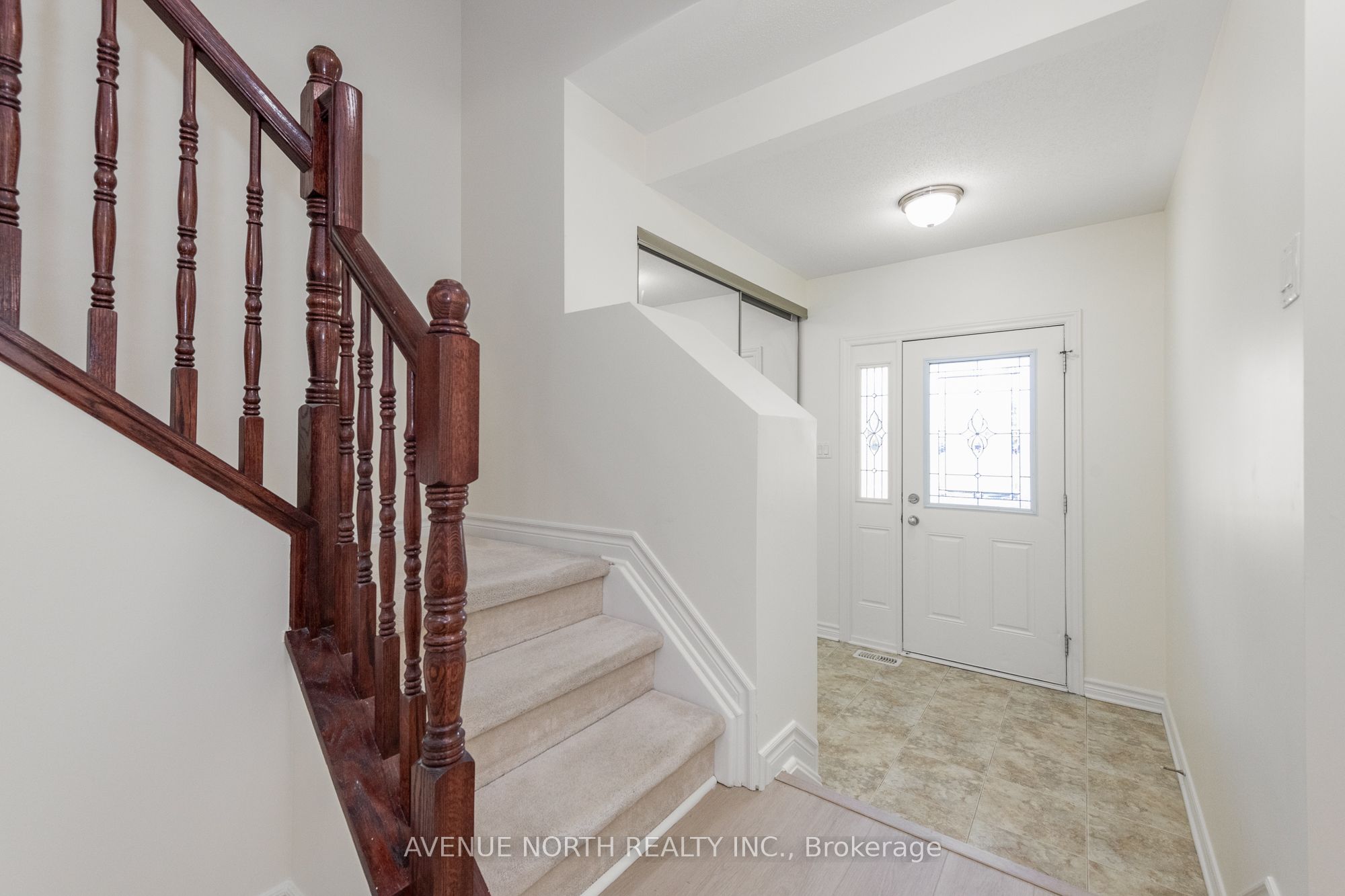 122b Centrepointe Drive Property Photo 8