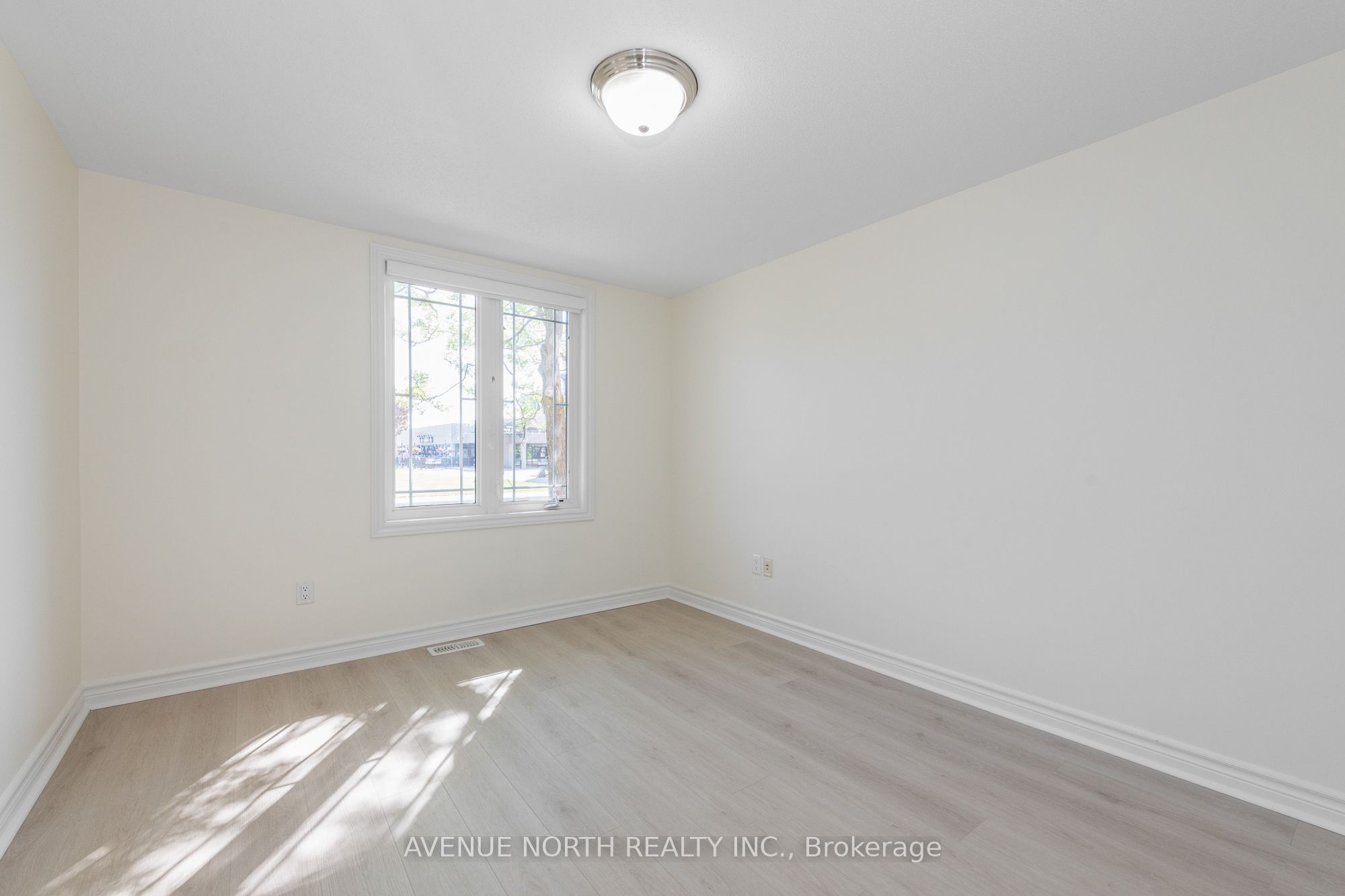 122b Centrepointe Drive Property Photo 10