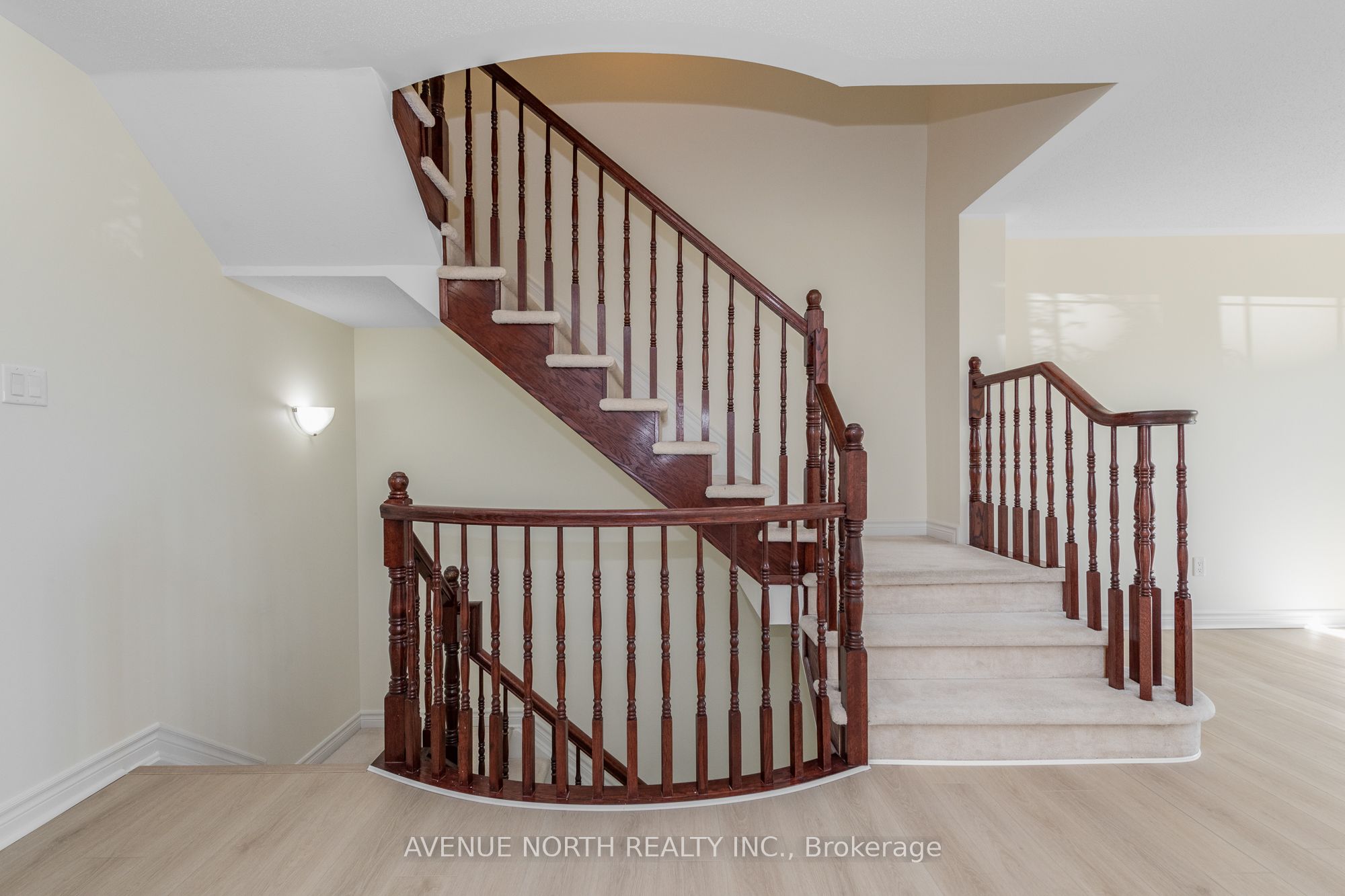 122b Centrepointe Drive Property Photo 14