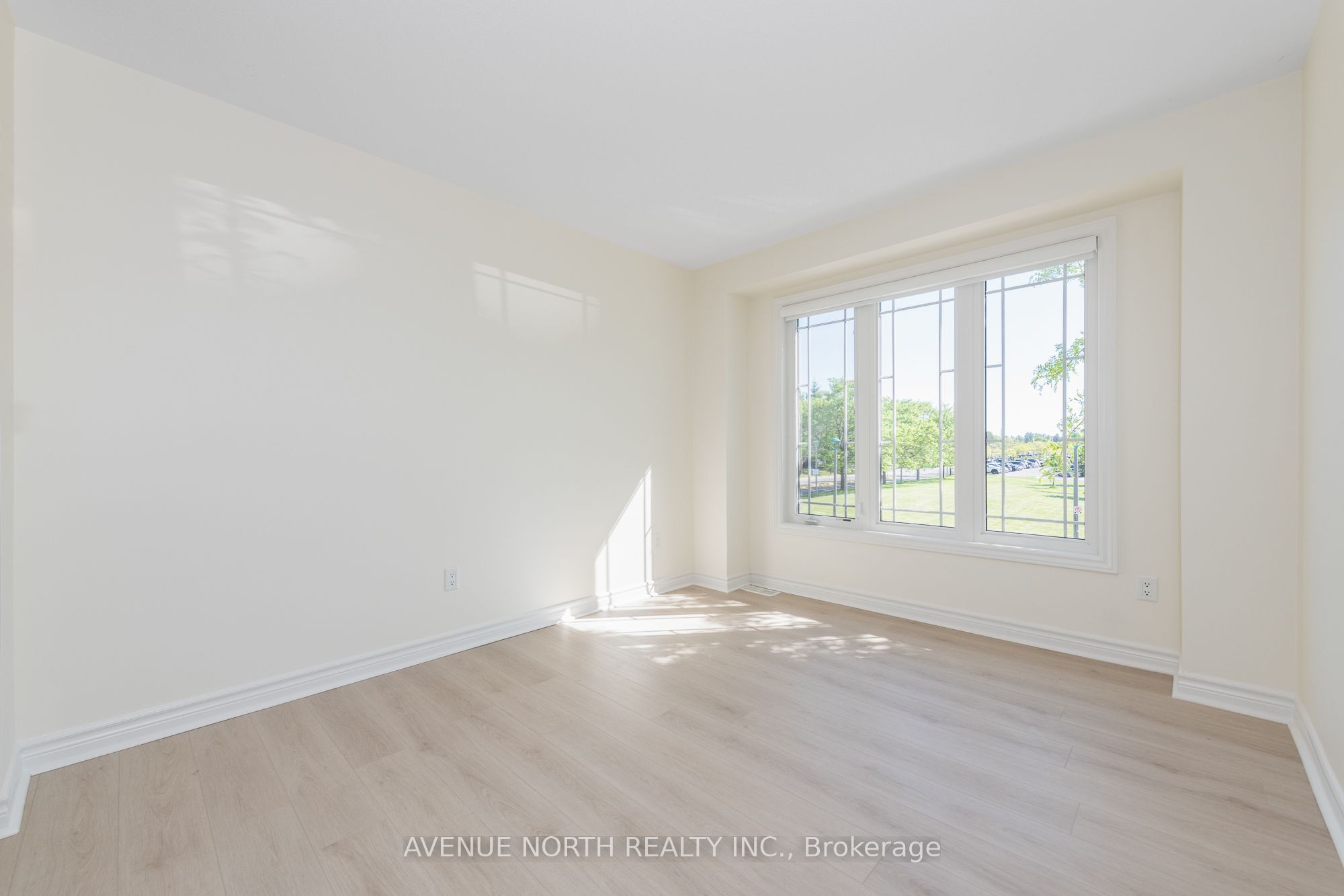 122b Centrepointe Drive Property Photo 16