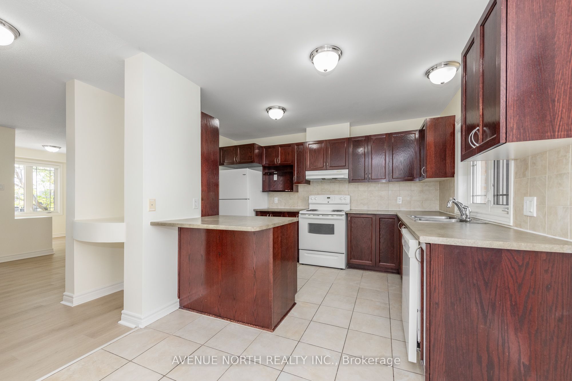 122b Centrepointe Drive Property Photo 29