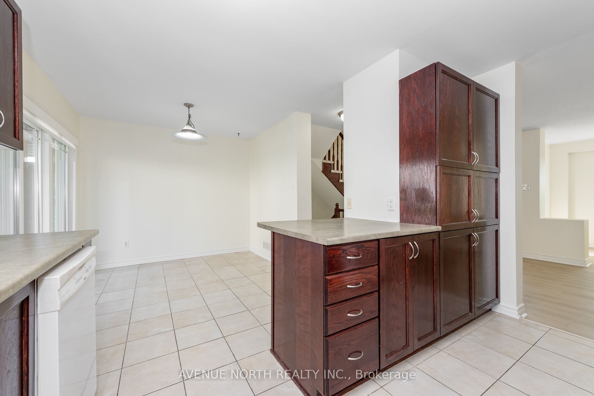 122b Centrepointe Drive Property Photo 30