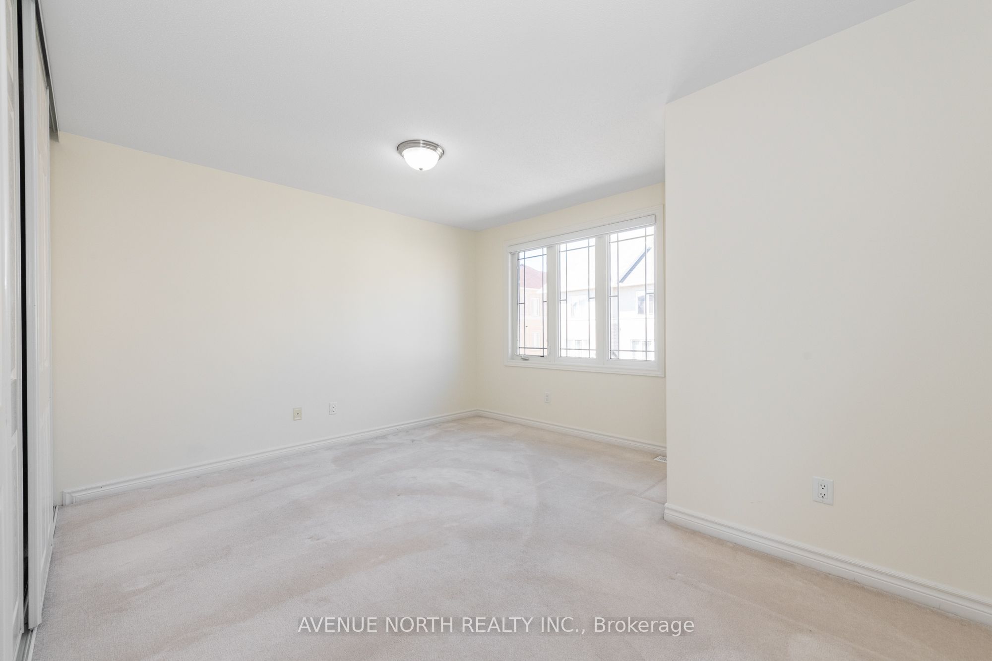 122b Centrepointe Drive Property Photo 40