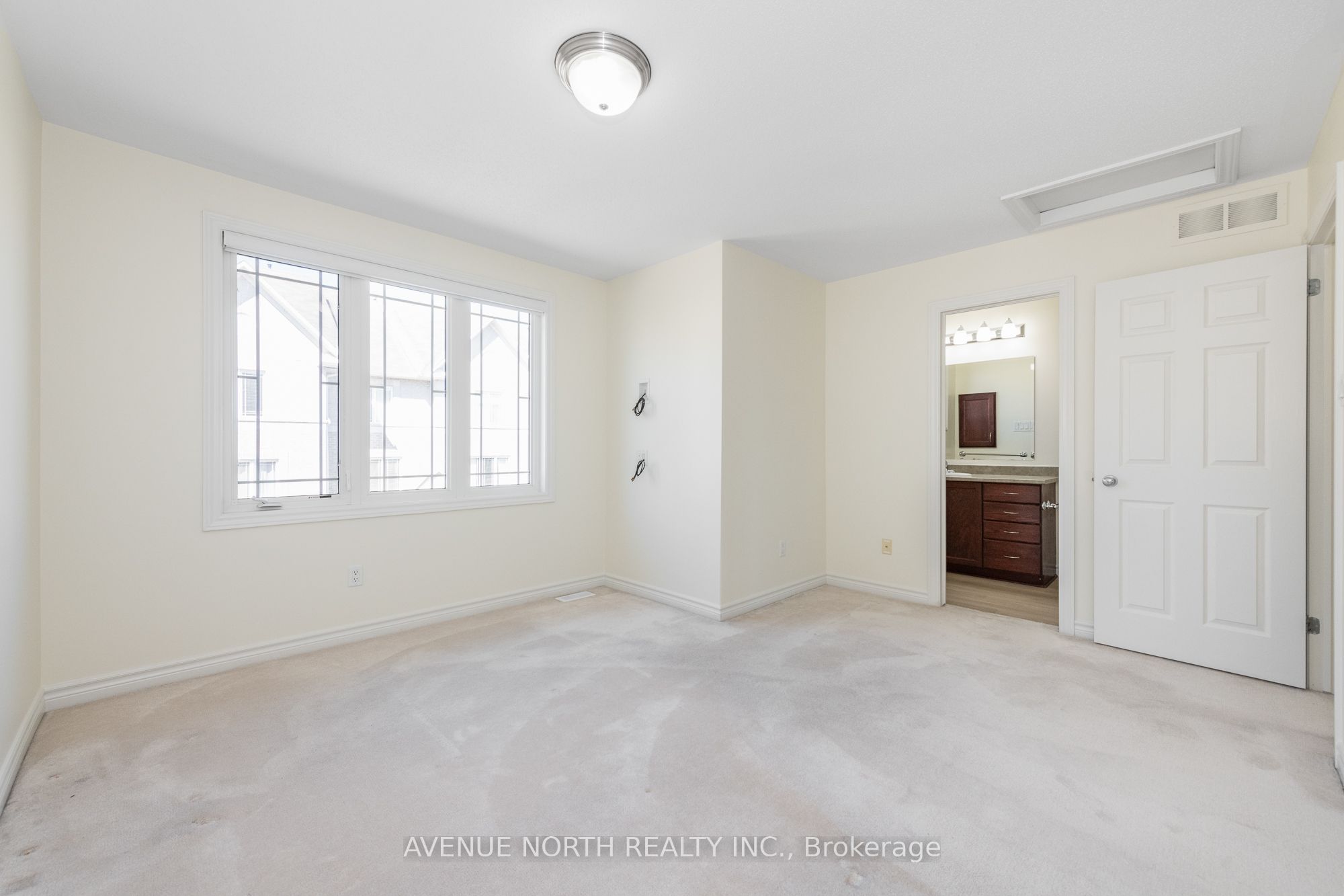 122b Centrepointe Drive Property Photo 41
