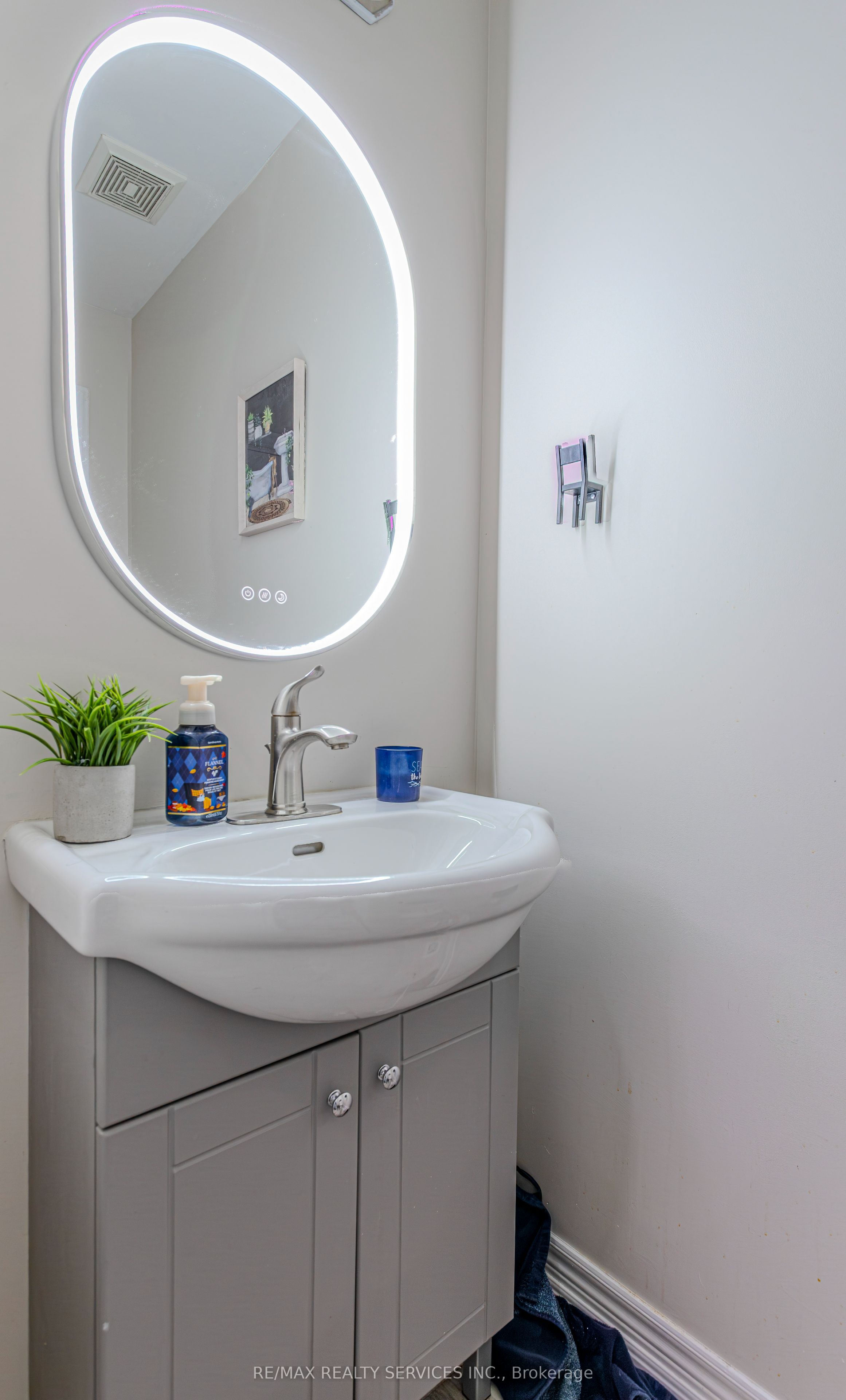 49 Marina Point Crescent N Property Photo 35