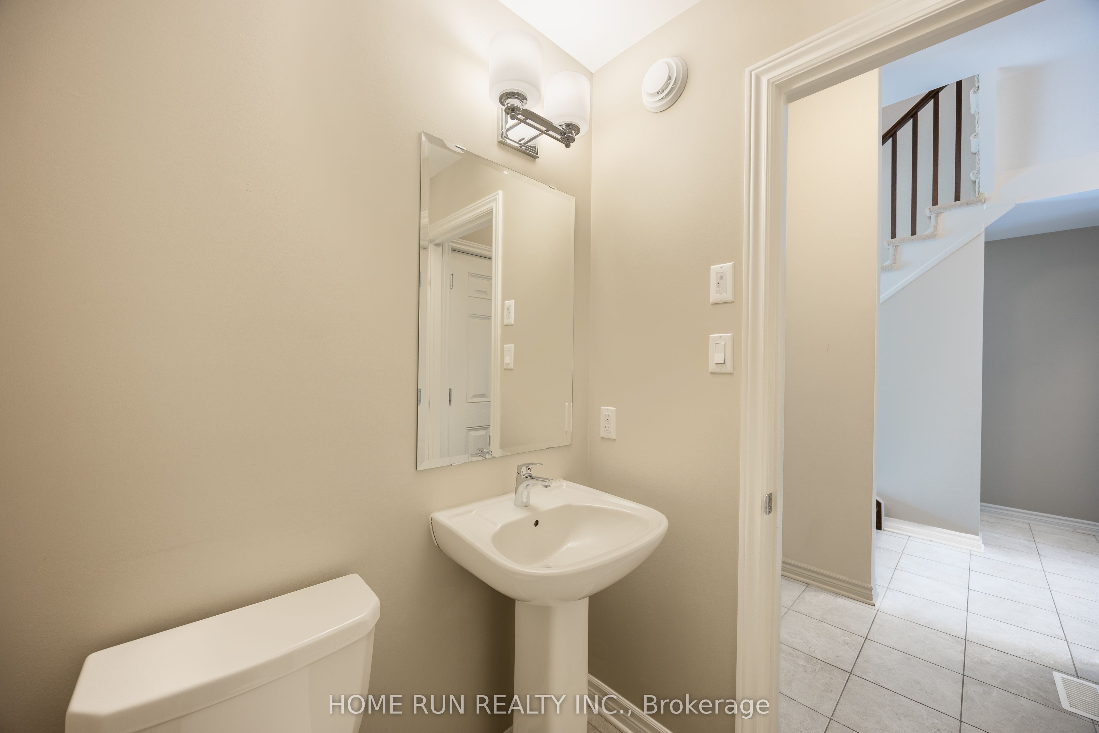818 Clapham Terrace Property Photo 4