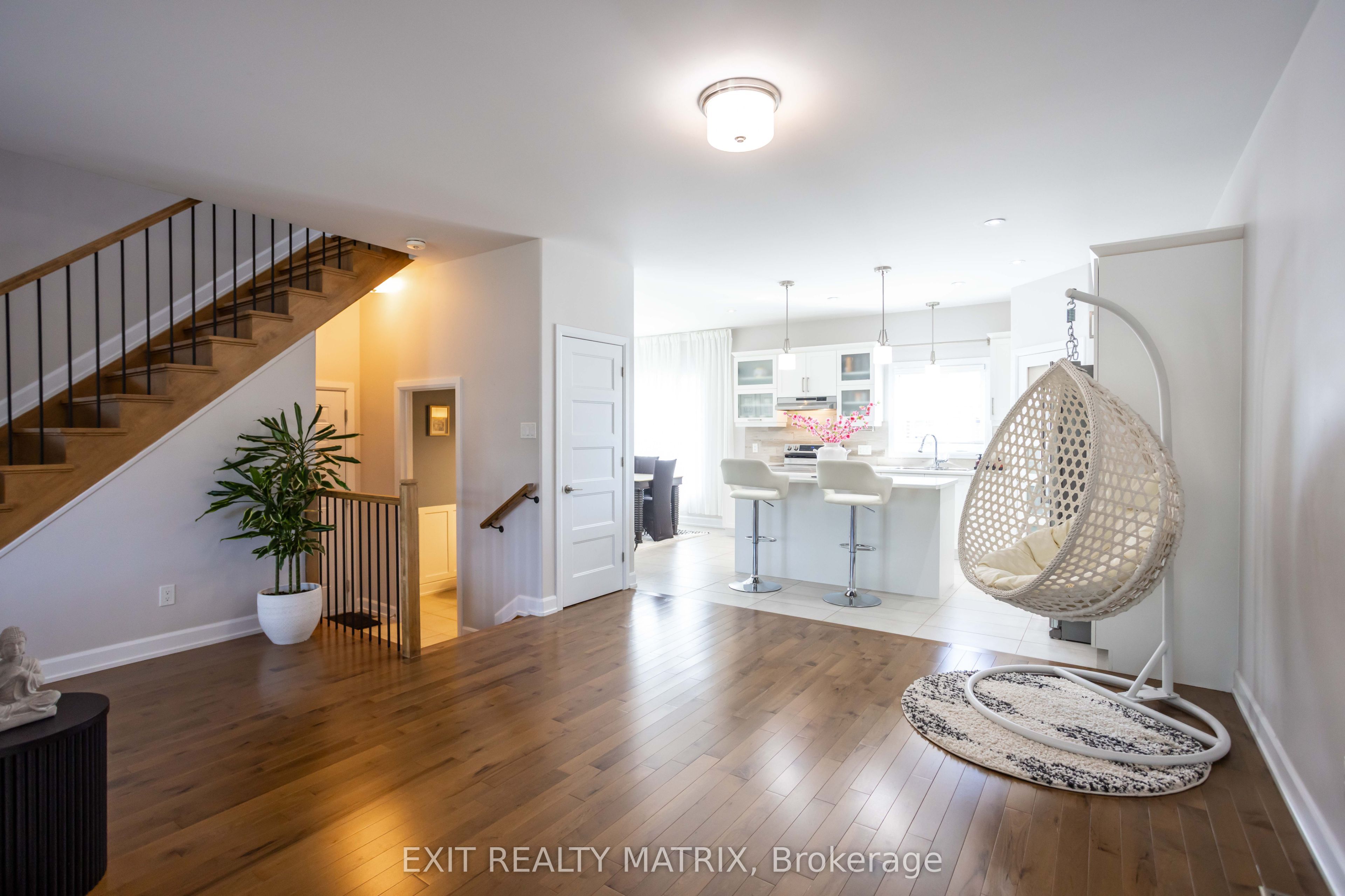431 Provence Avenue Property Photo 4