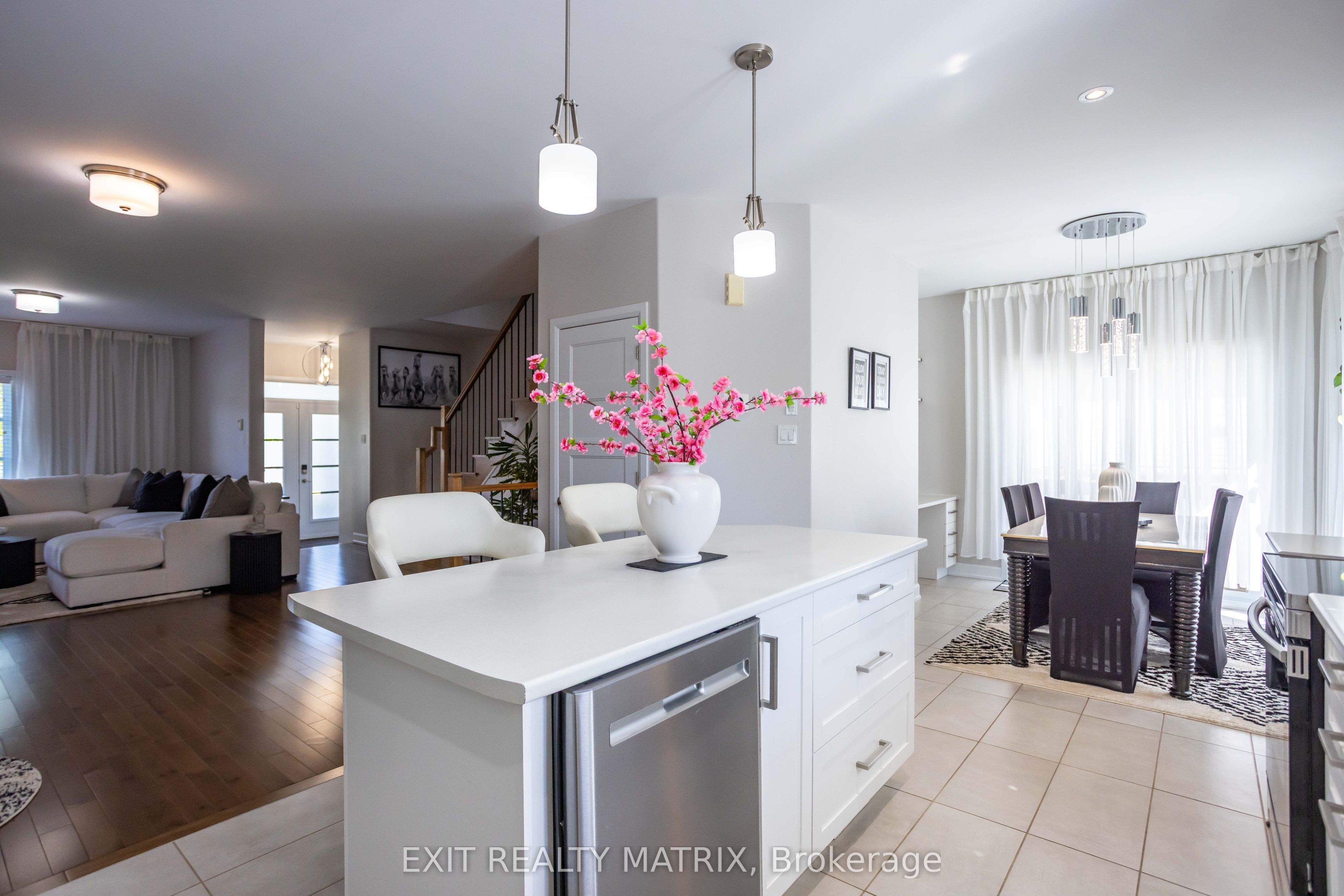 431 Provence Avenue Property Photo 7