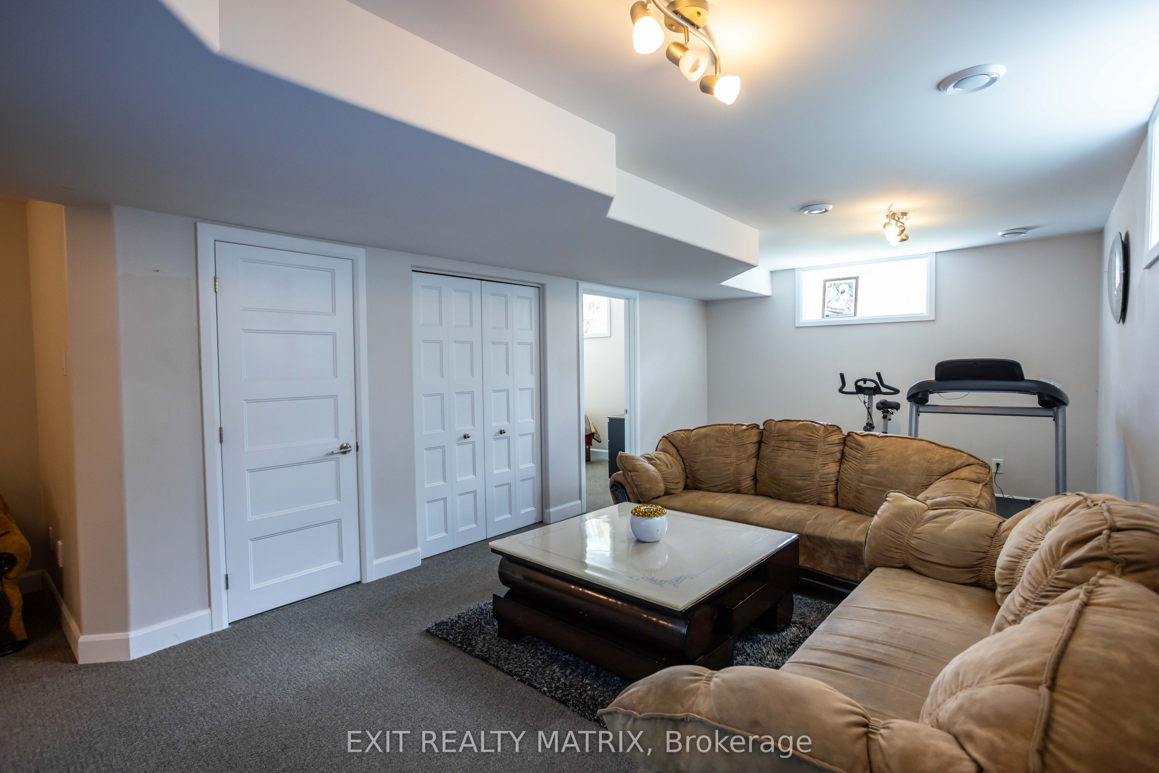 431 Provence Avenue Property Photo 31