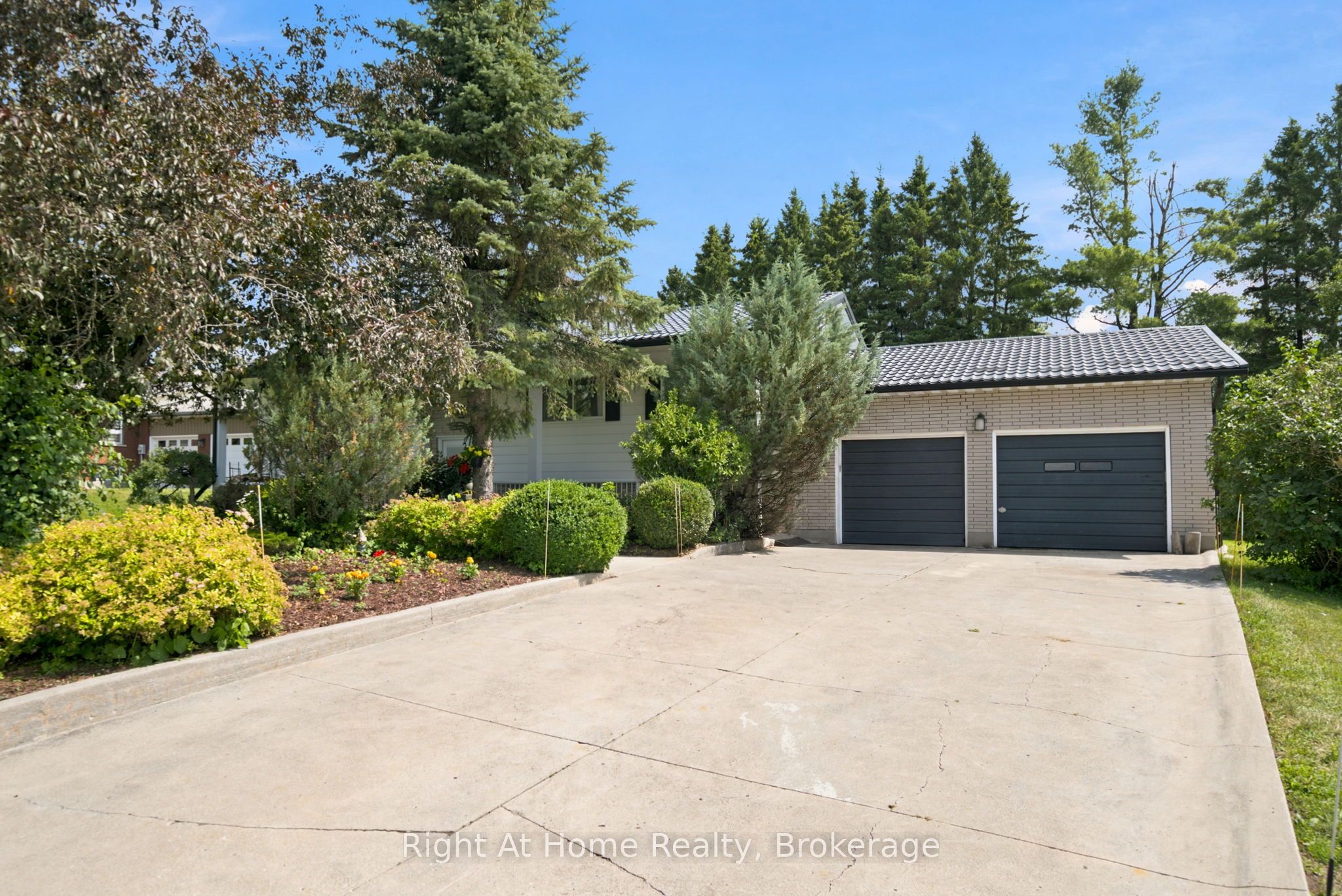 659 Foley Road Property Photo 3
