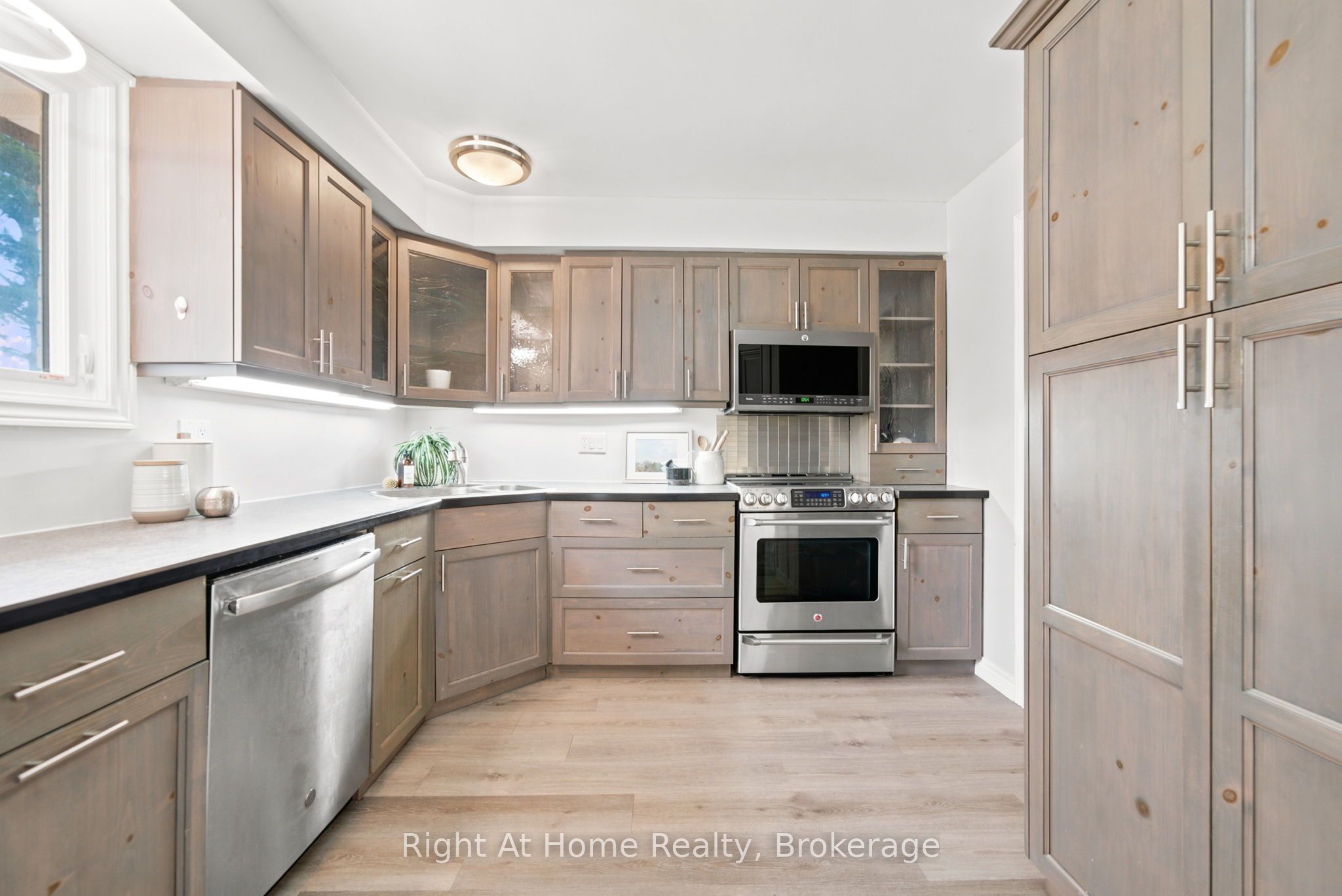 659 Foley Road Property Photo 7