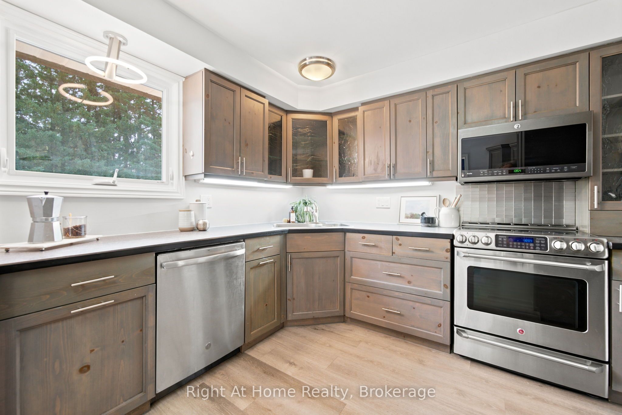659 Foley Road Property Photo 8