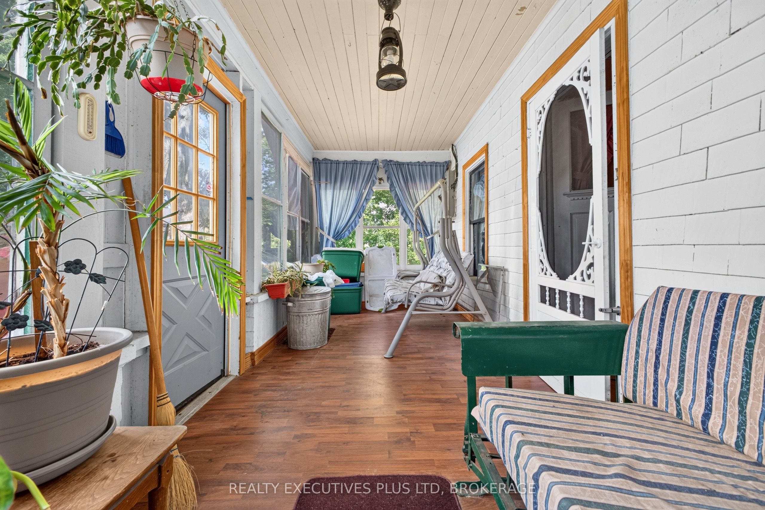 3907 Alexandra Road Property Photo 4