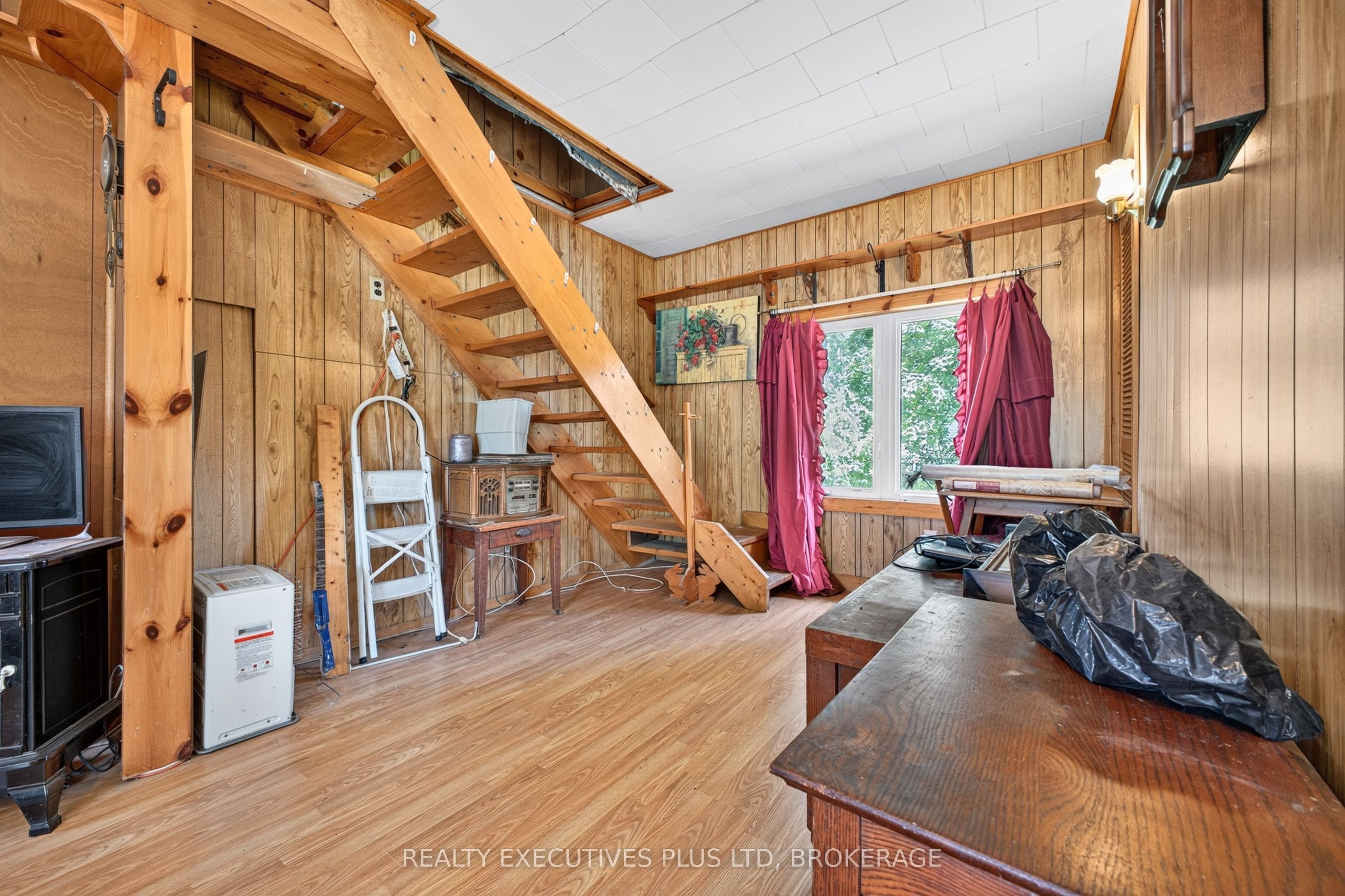3907 Alexandra Road Property Photo 10