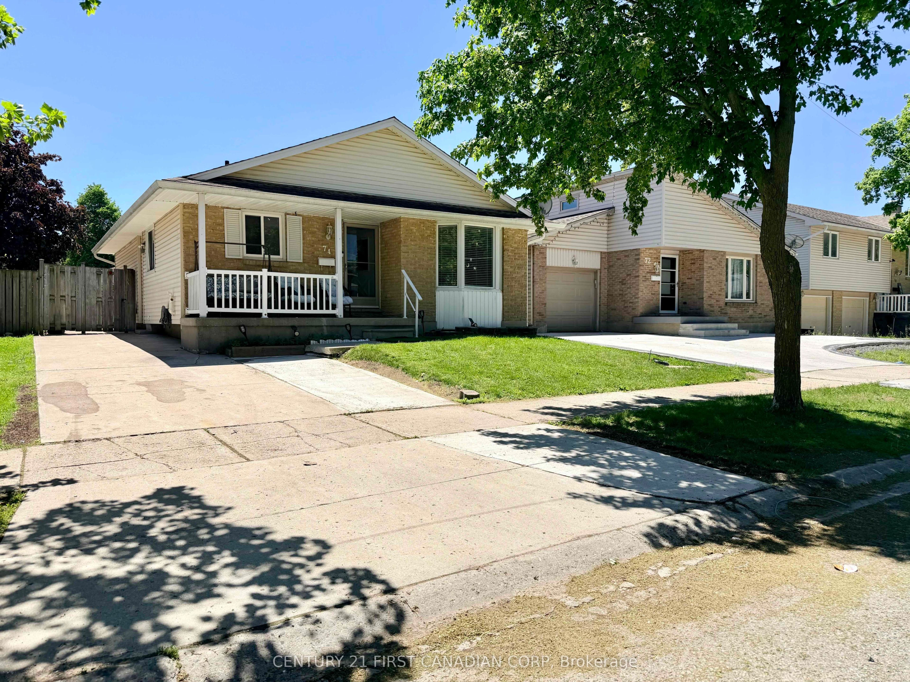 74 Tumbleweed Crescent Property Photo 1