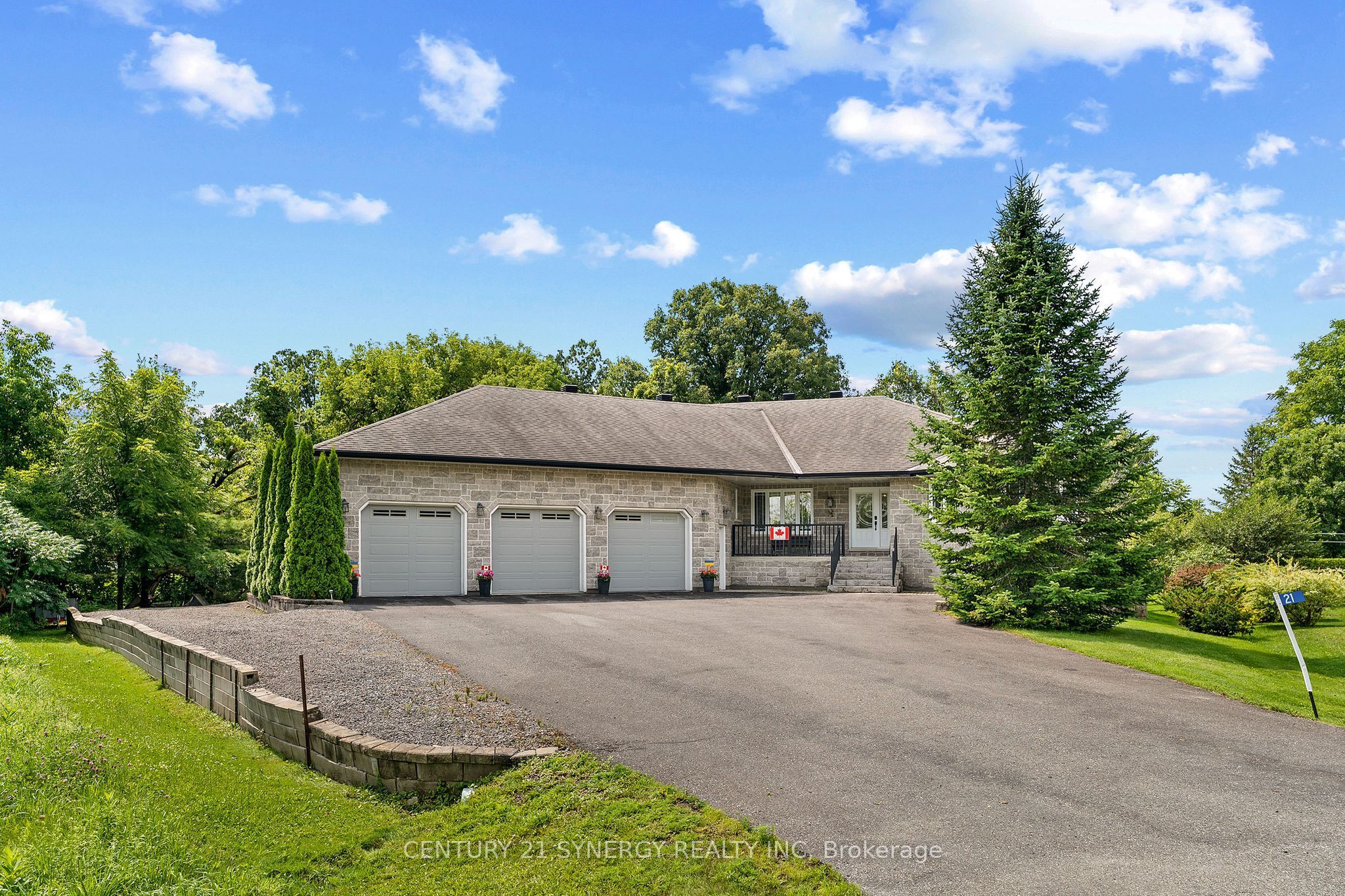 21 Holly Drive Property Photo 2