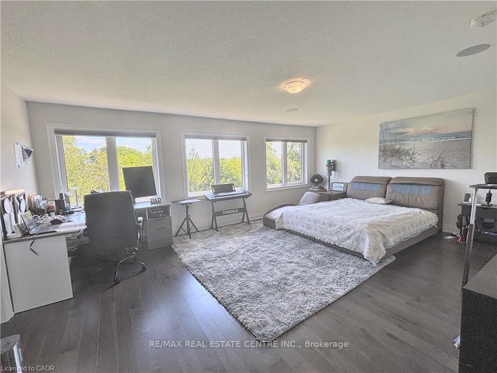 24 Mears Road Property Photo 15