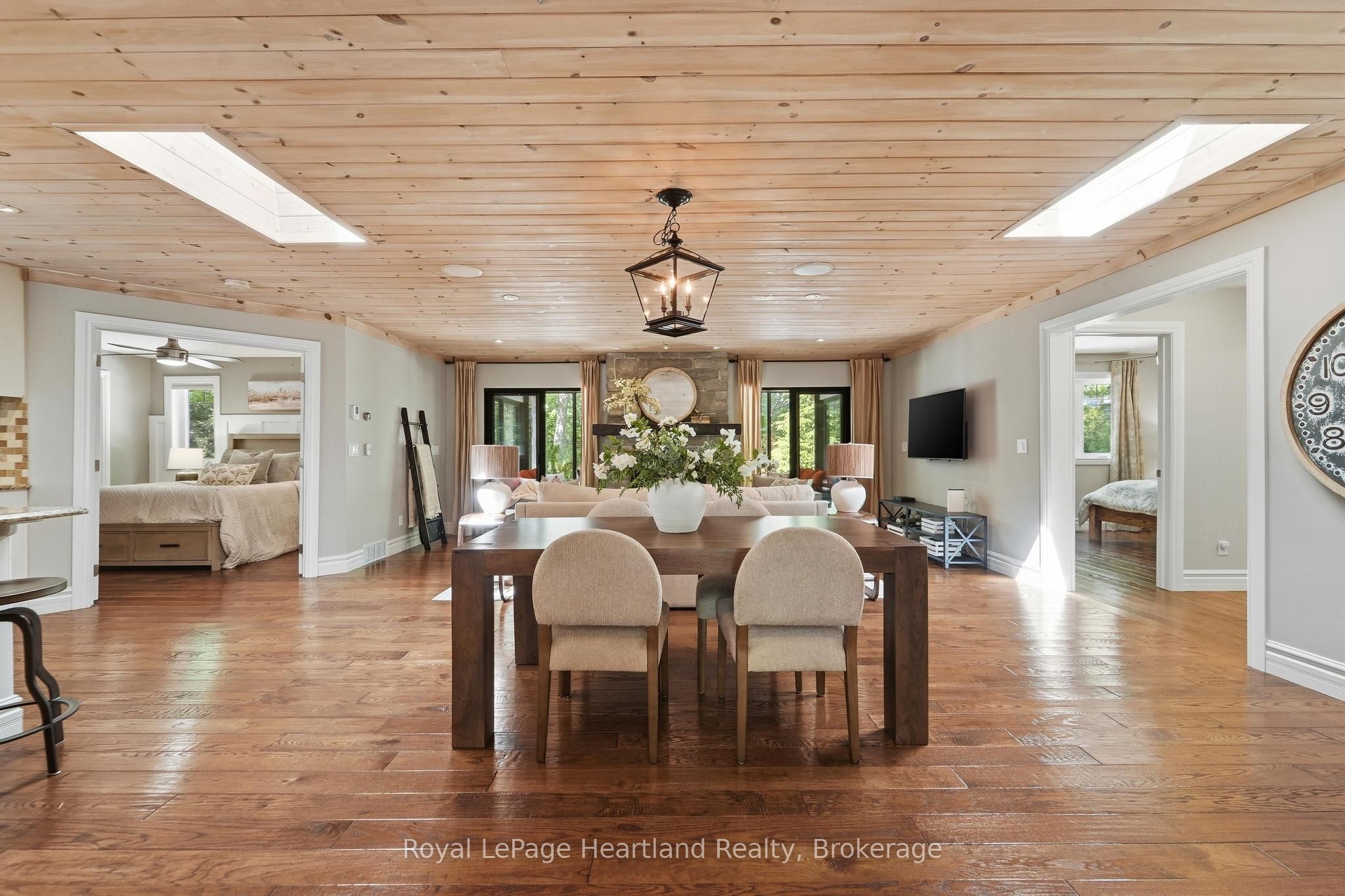 10308 Beach O' Pines Road Property Photo 6