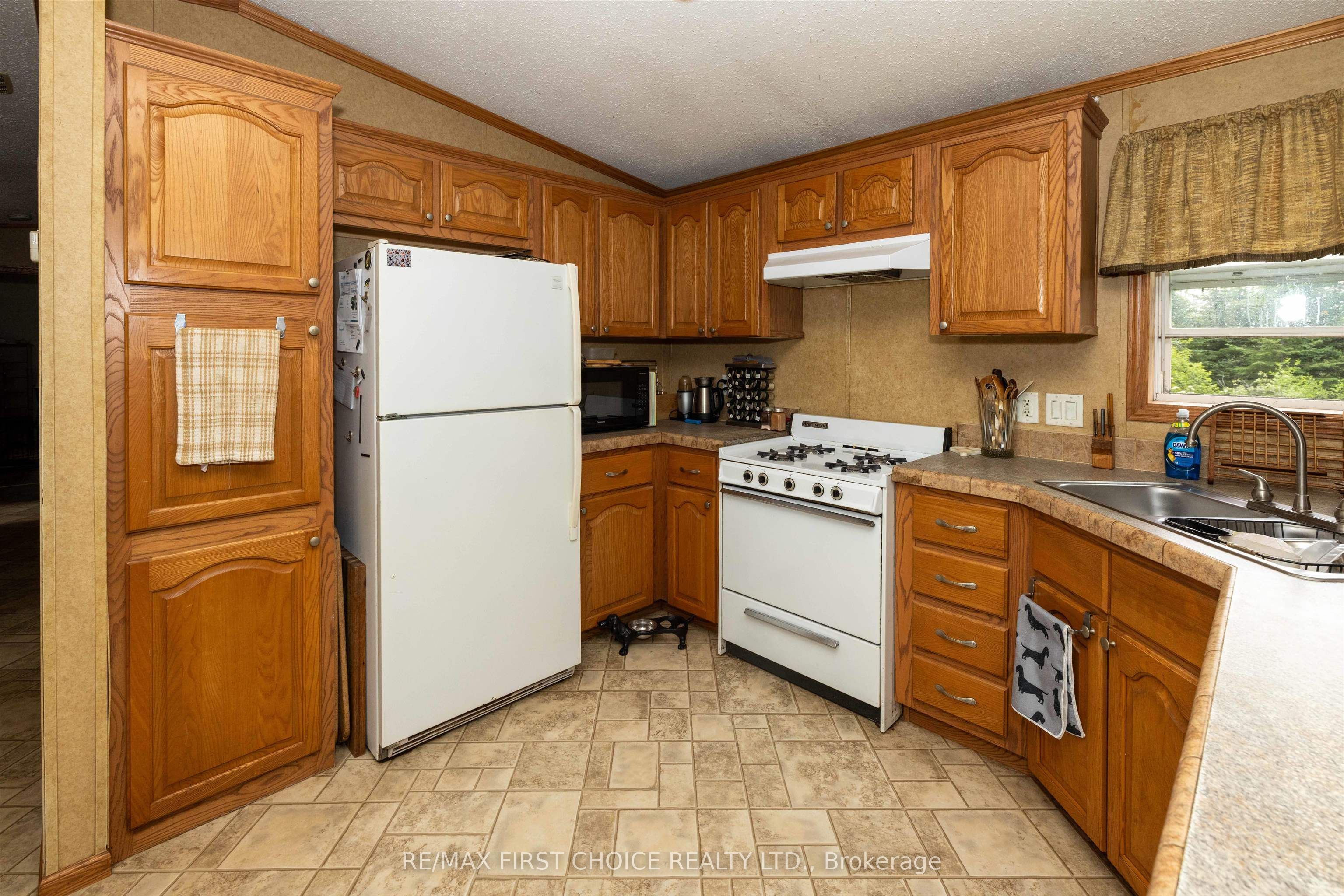 200 Captain Road Property Photo 8