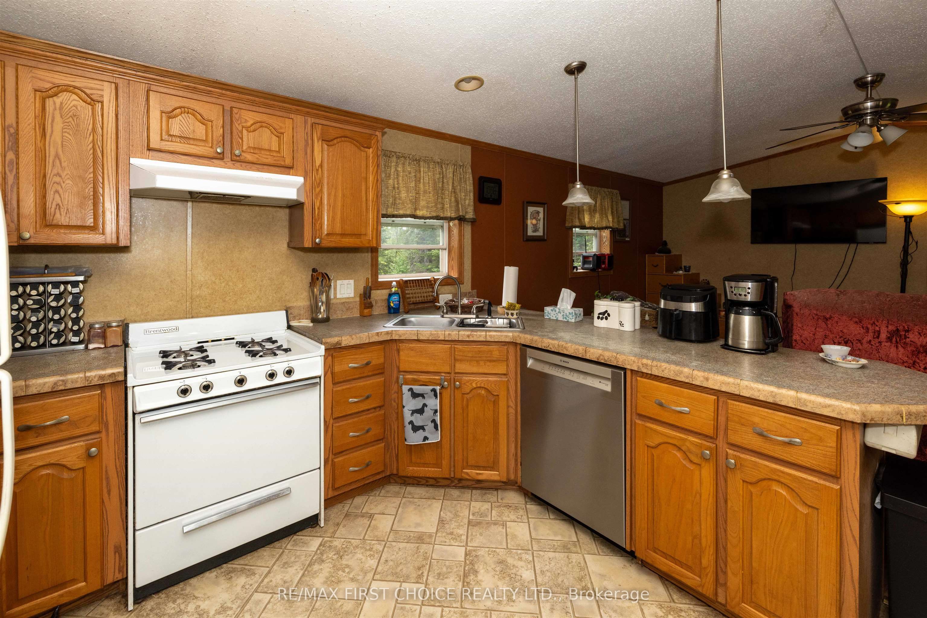 200 Captain Road Property Photo 9