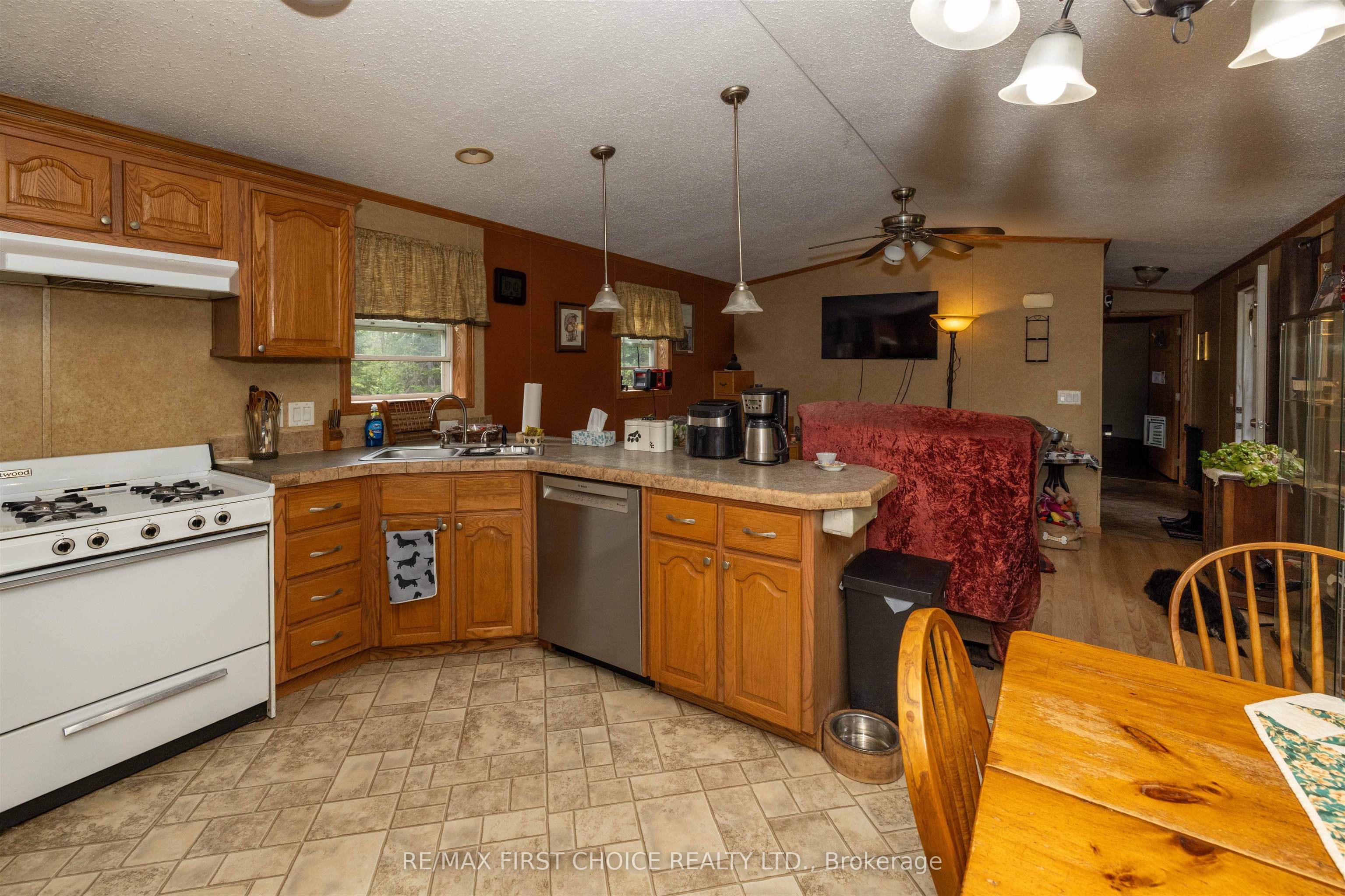 200 Captain Road Property Photo 11