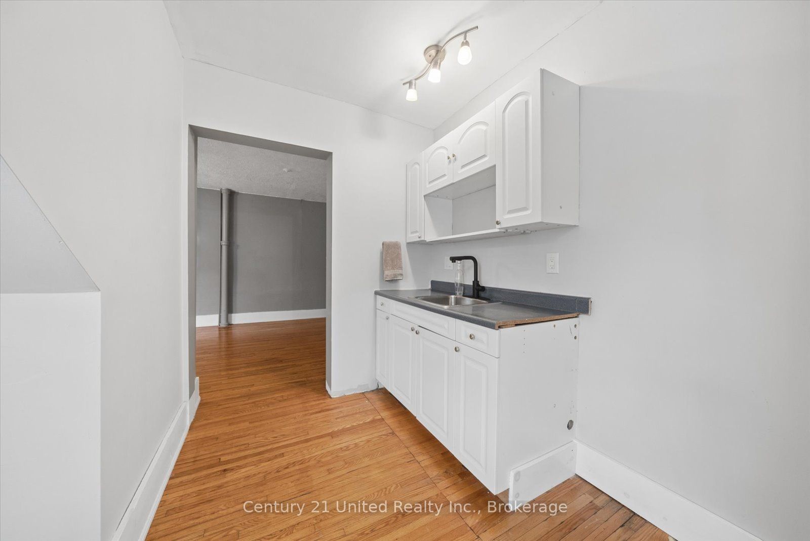 270 Rogers Street Property Photo 5