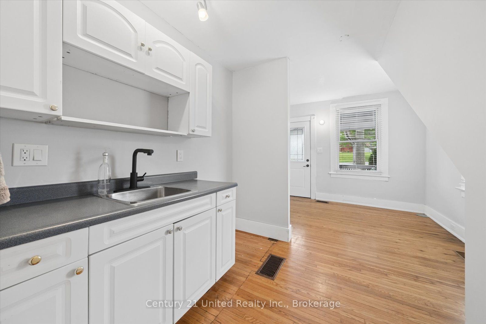 270 Rogers Street Property Photo 6