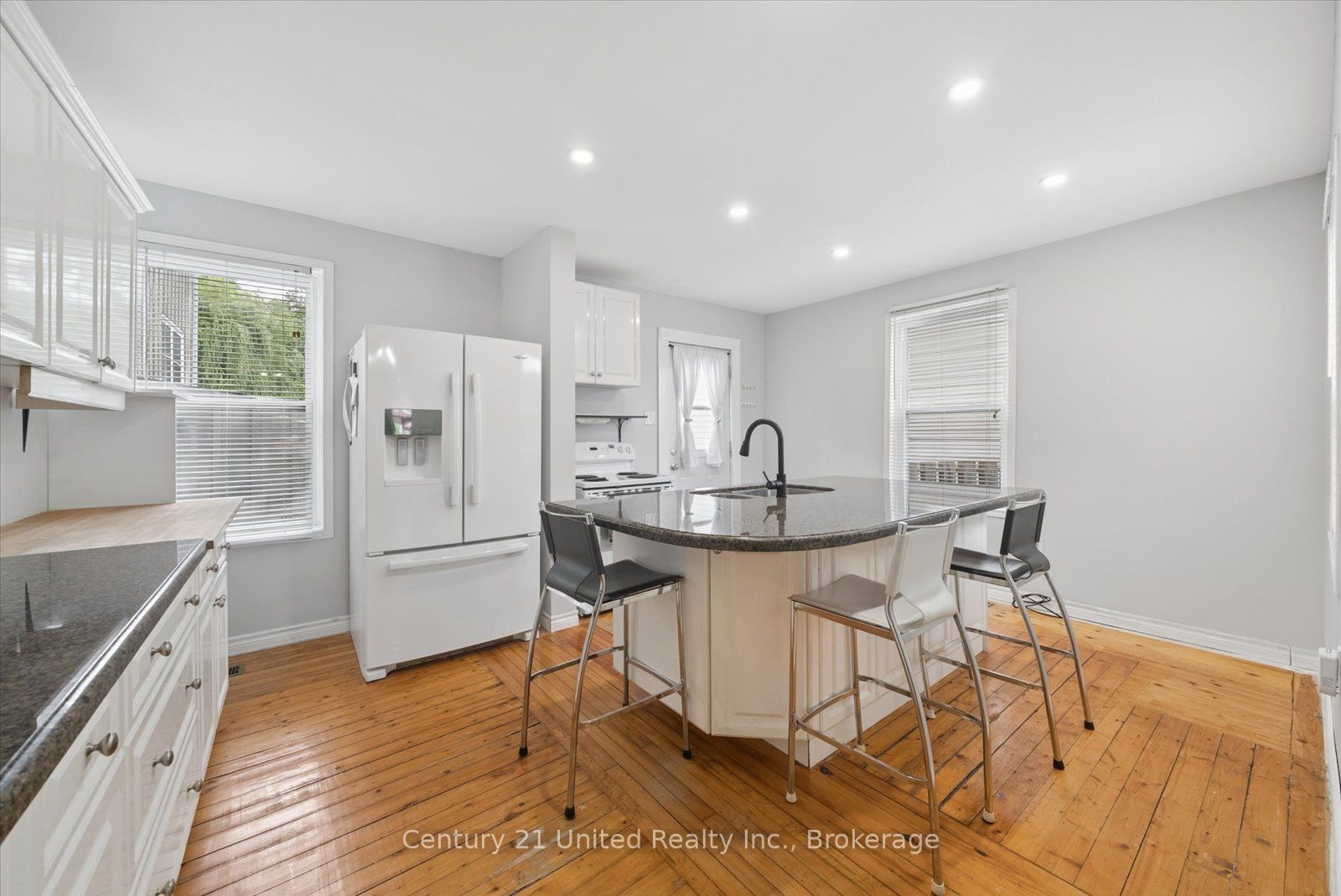 270 Rogers Street Property Photo 10