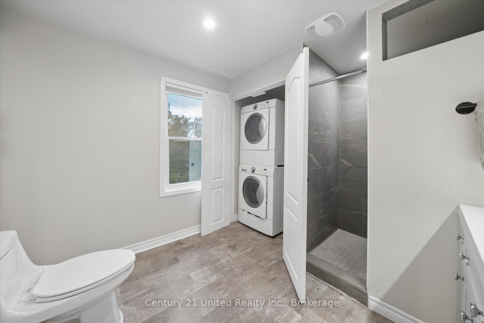 270 Rogers Street Property Photo 20