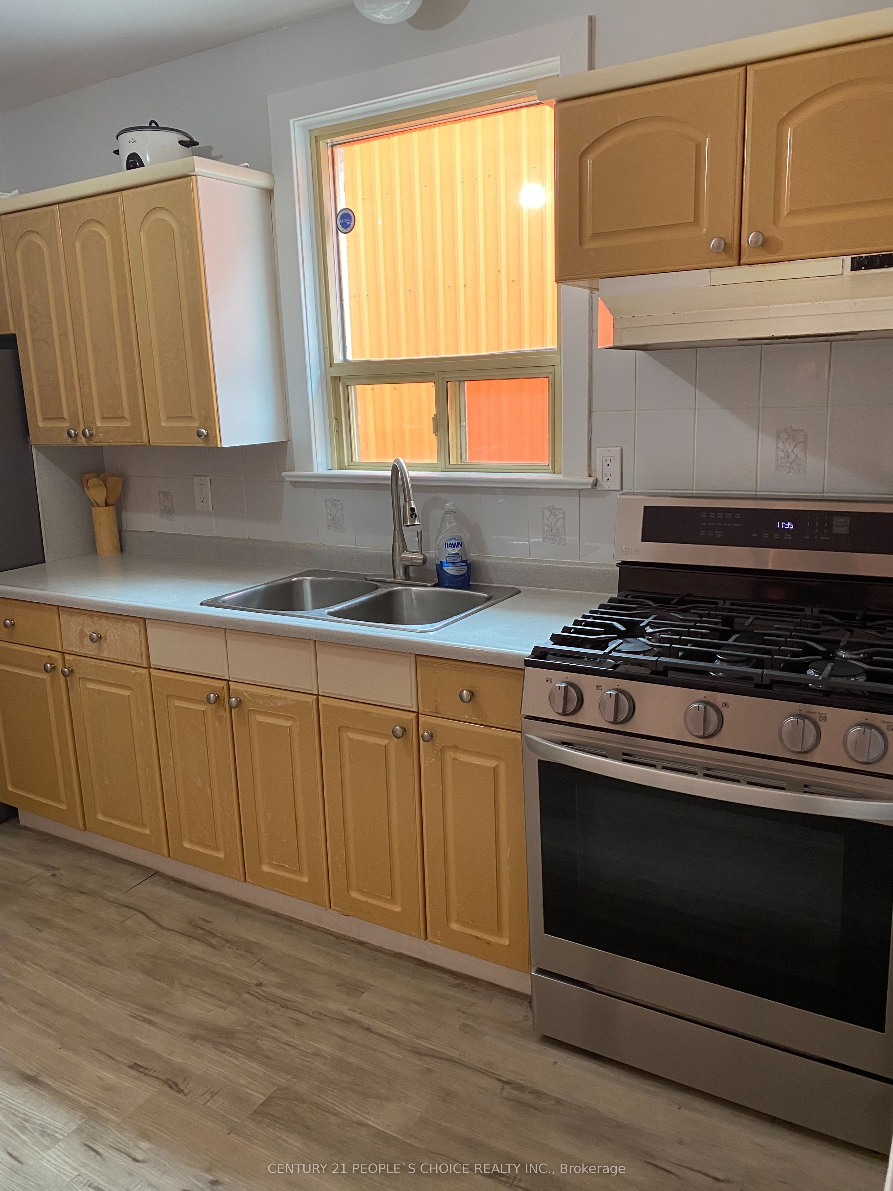 102 Parkdale Avenue N Property Photo 5