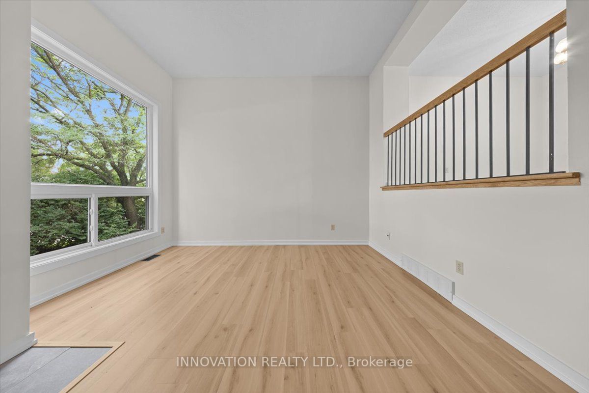 76 Esterlawn Private 2 Property Photo 5