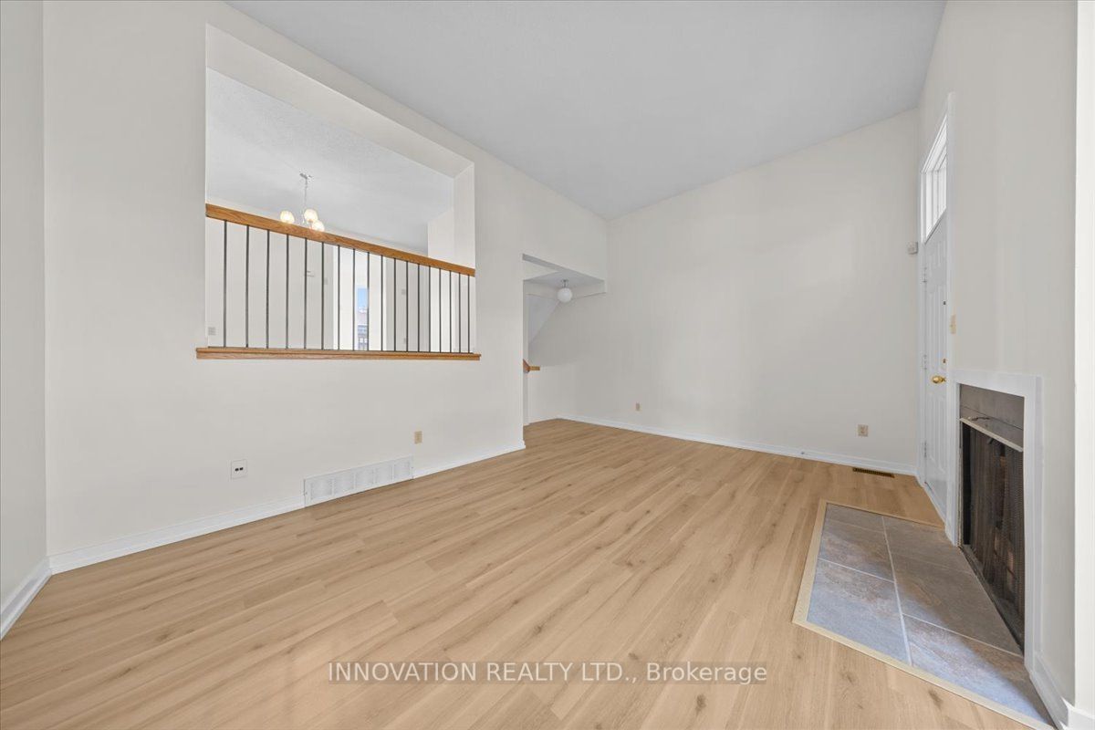 76 Esterlawn Private 2 Property Photo 7