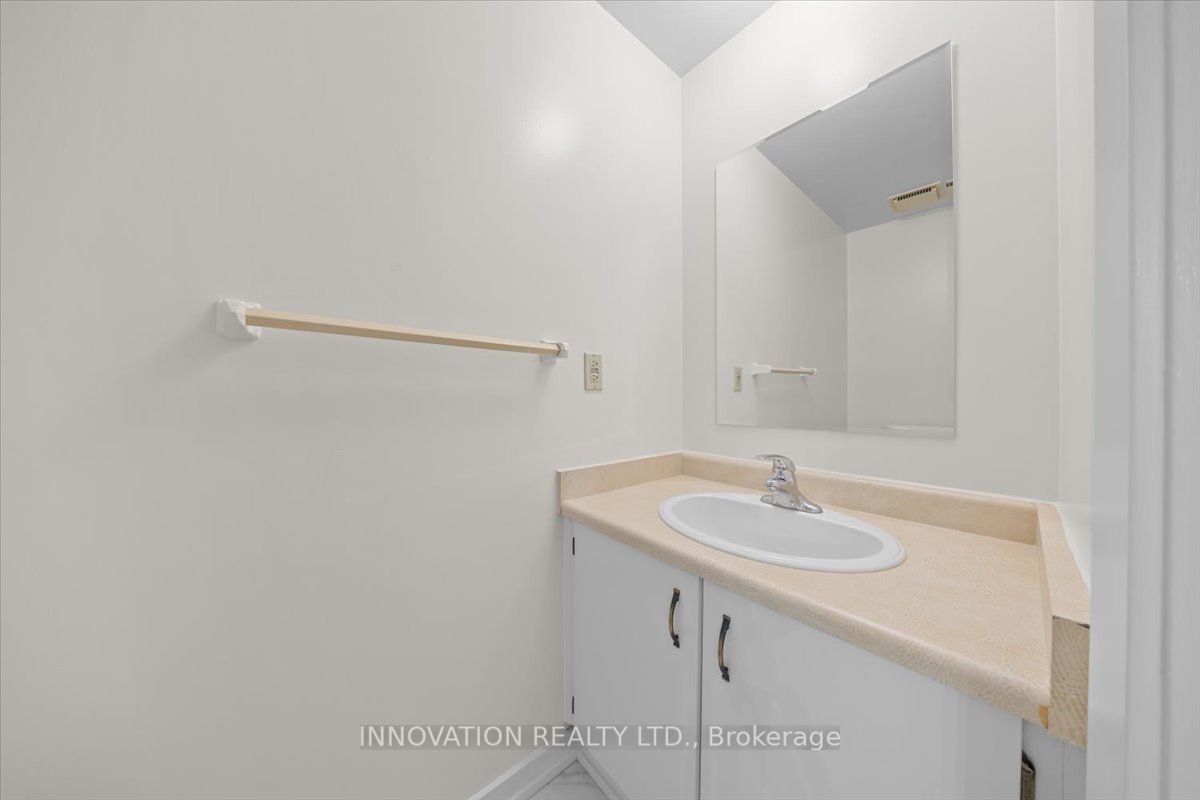 76 Esterlawn Private 2 Property Photo 17