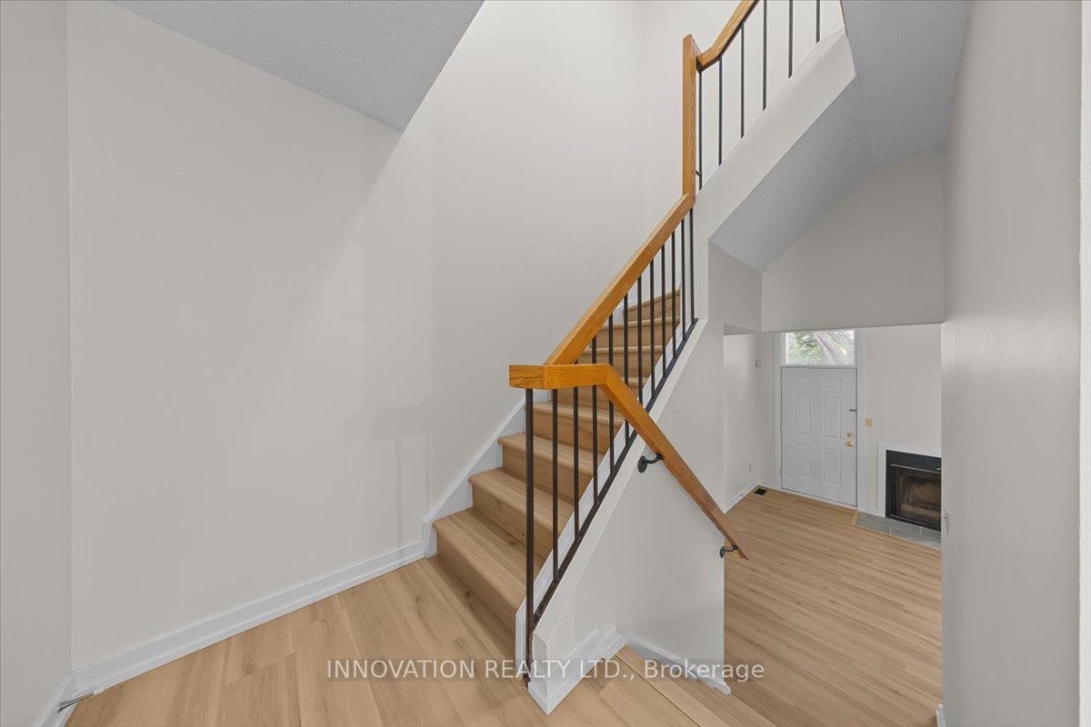 76 Esterlawn Private 2 Property Photo 18