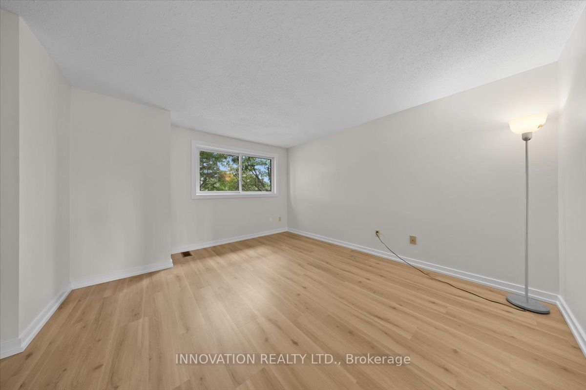 76 Esterlawn Private 2 Property Photo 20