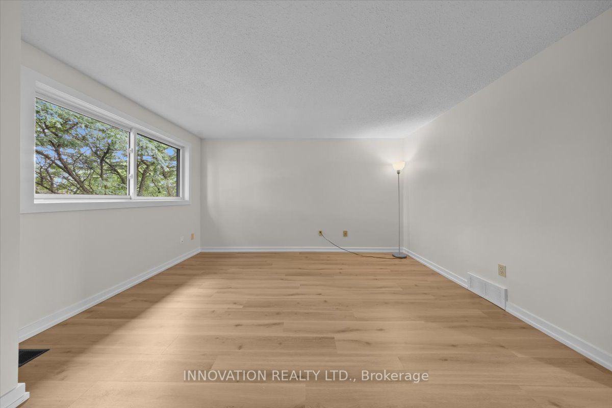 76 Esterlawn Private 2 Property Photo 21