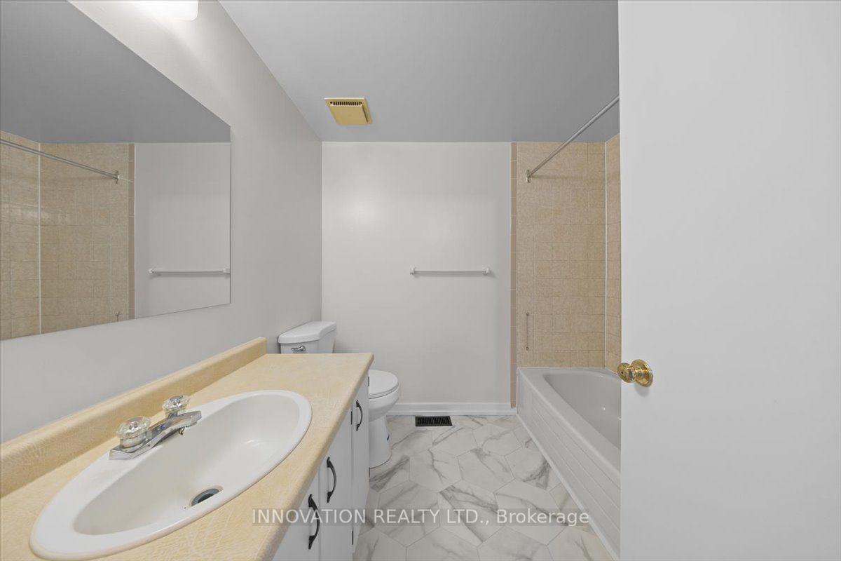 76 Esterlawn Private 2 Property Photo 27