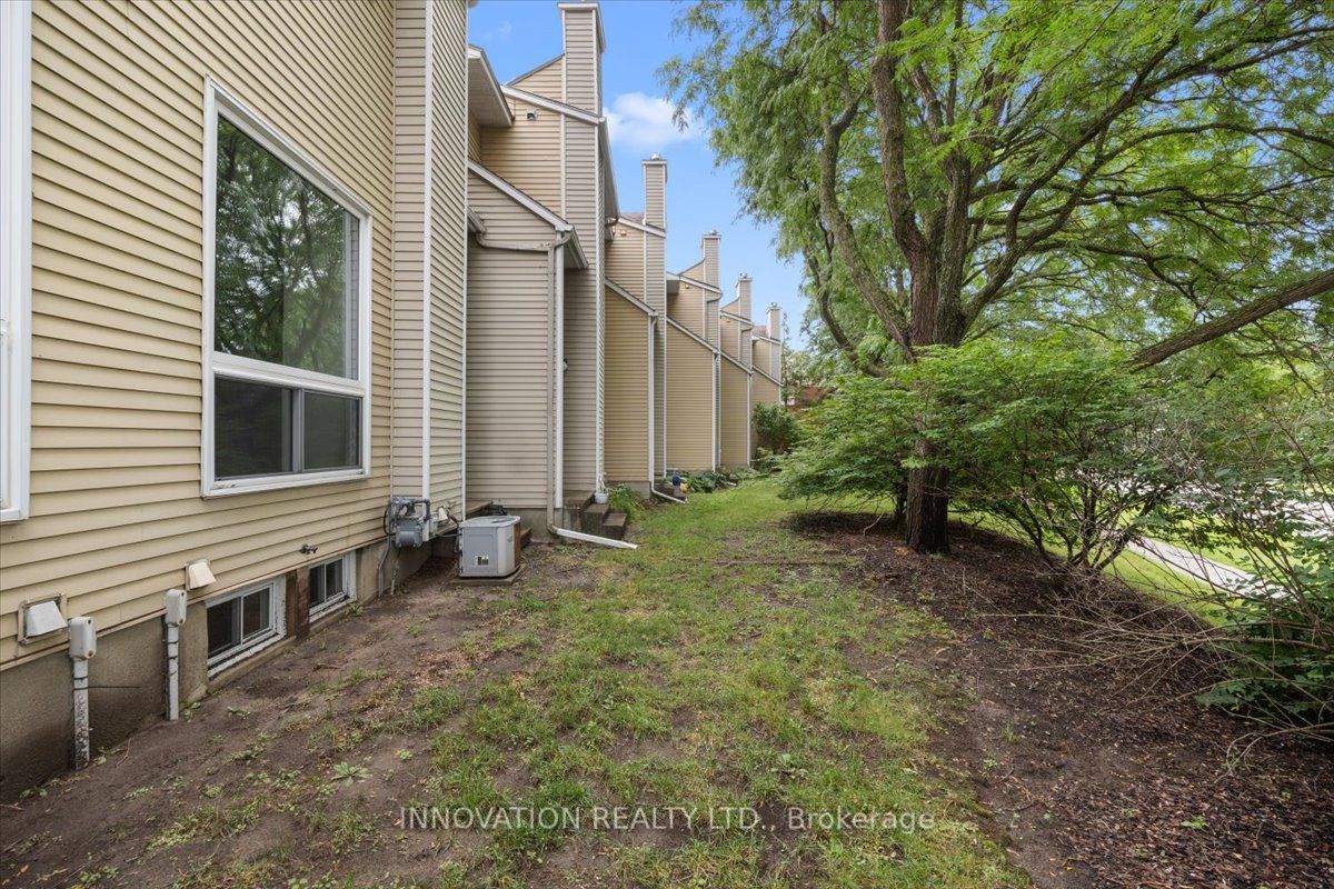 76 Esterlawn Private 2 Property Photo 29