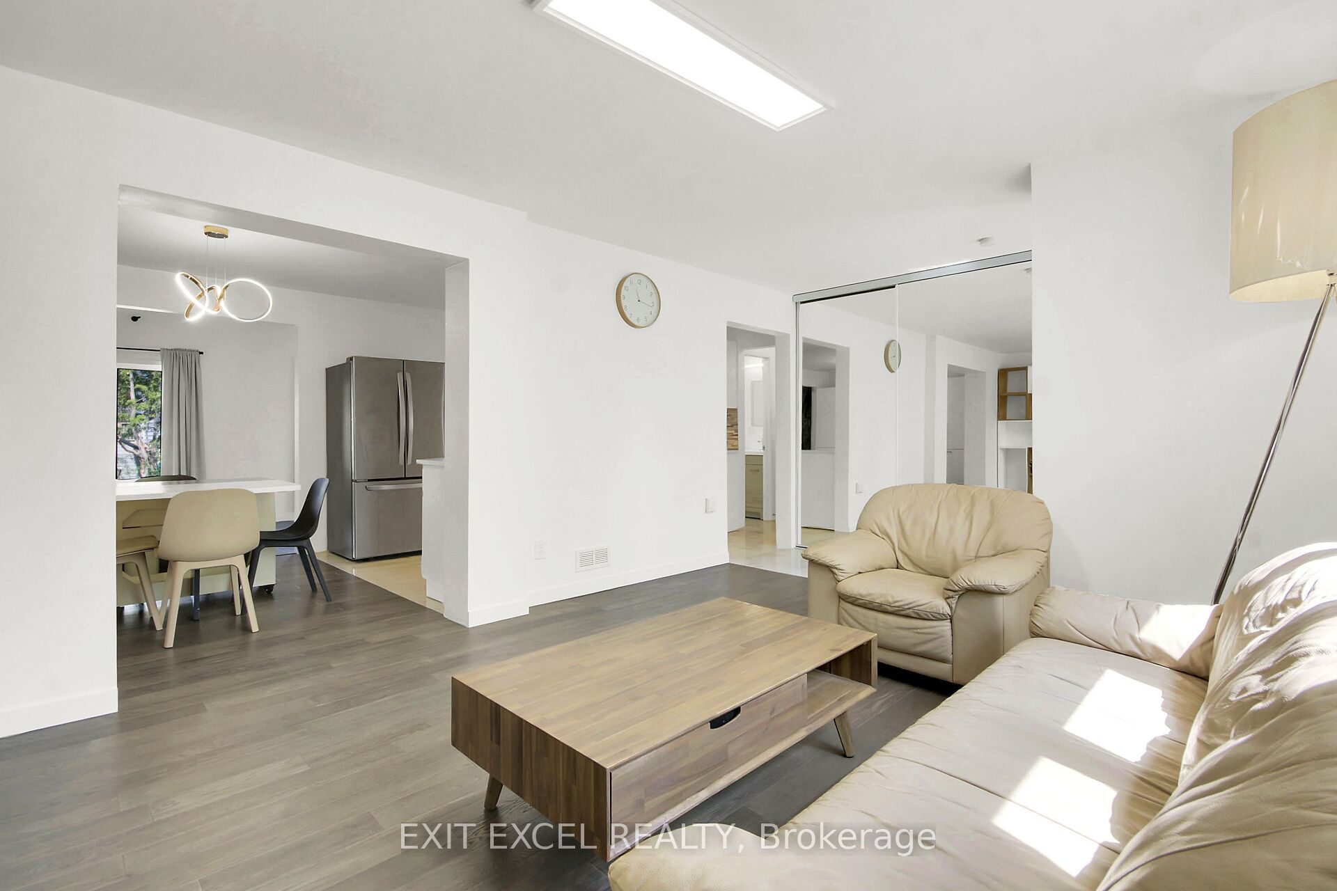 25 Uxbridge Crescent Property Photo 5