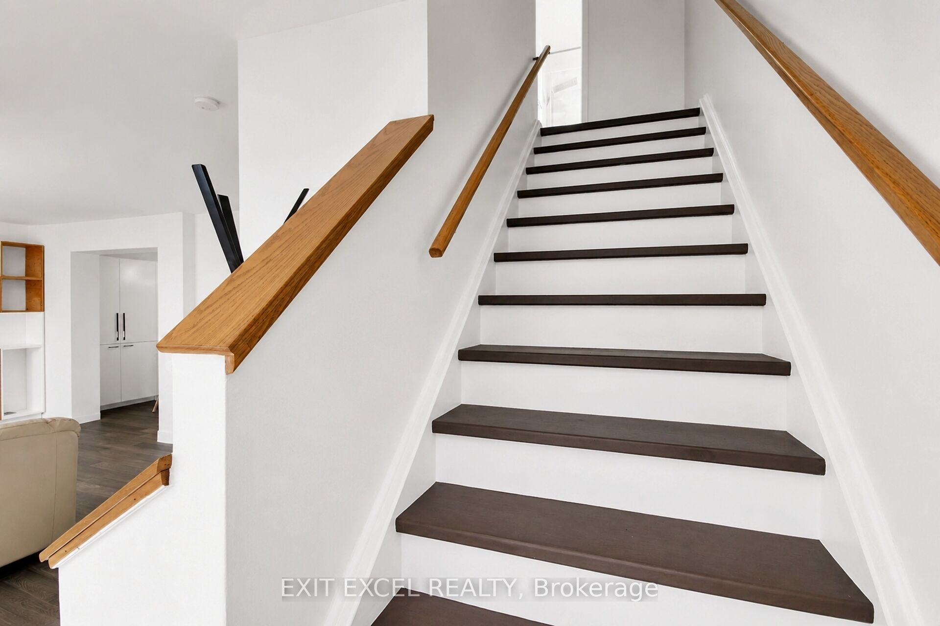 25 Uxbridge Crescent Property Photo 15
