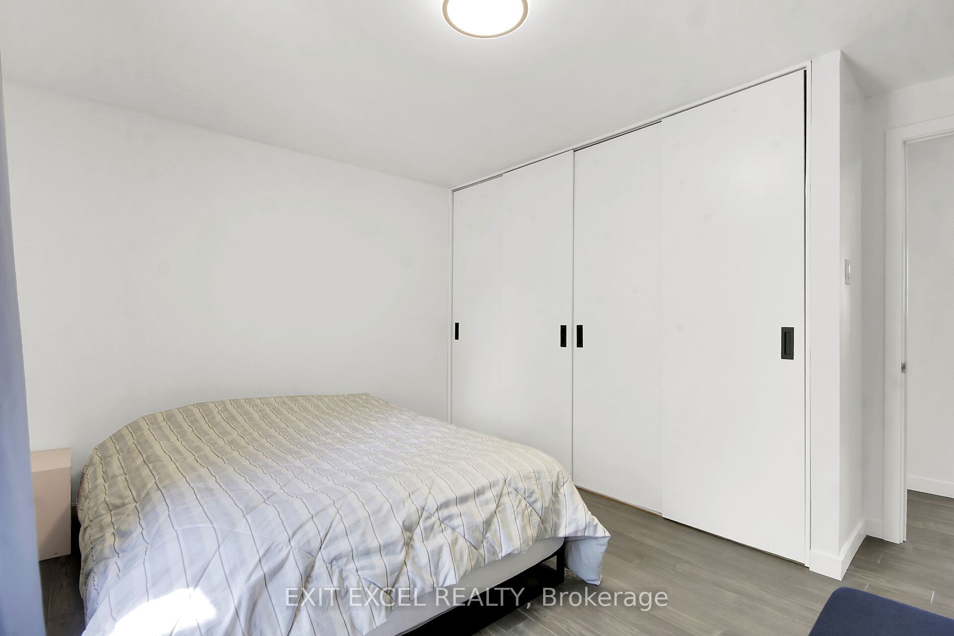 25 Uxbridge Crescent Property Photo 18
