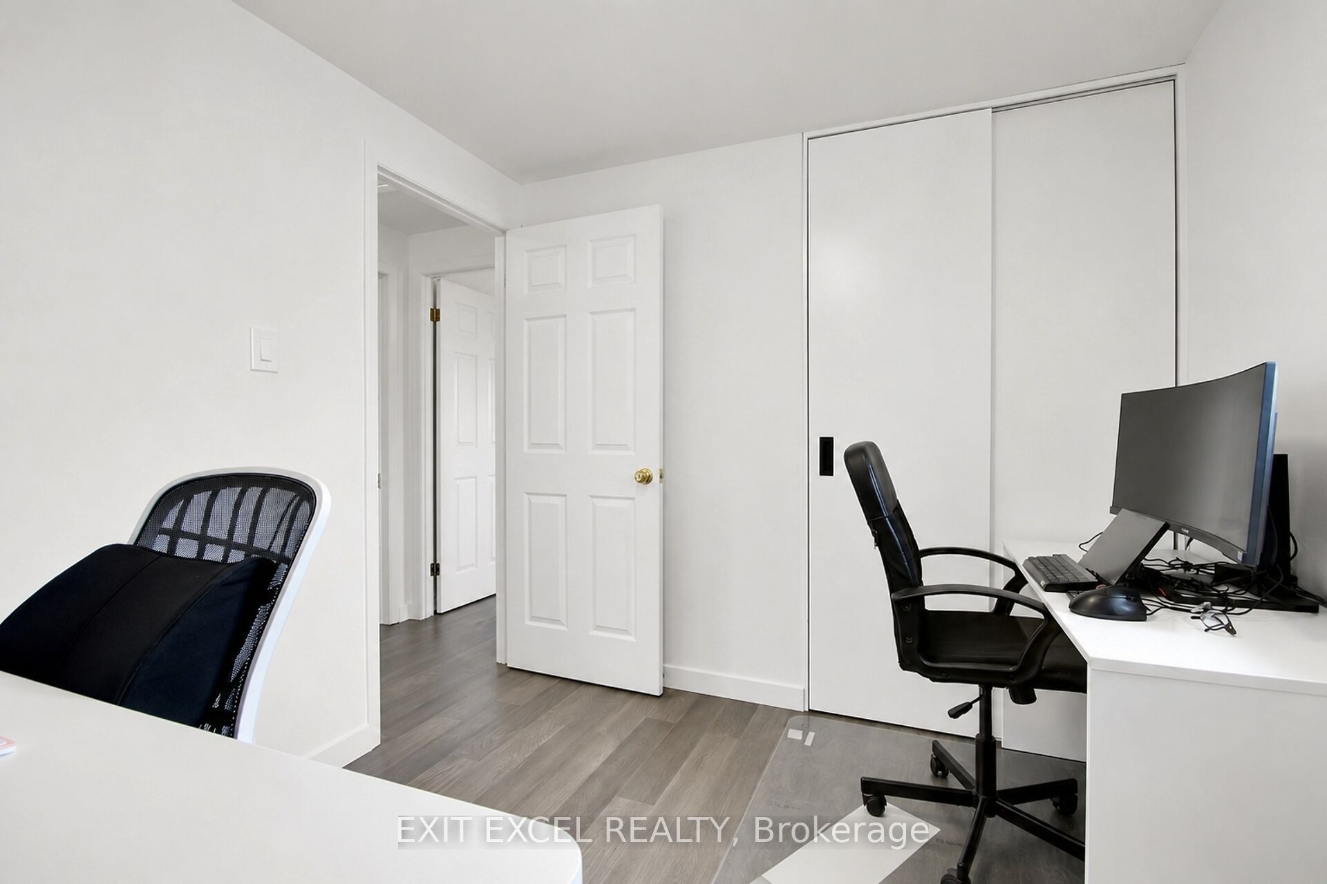 25 Uxbridge Crescent Property Photo 24