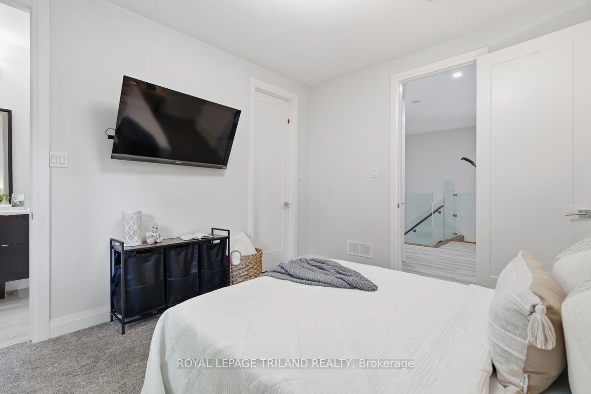 433 Hyde Park Road 4 Property Photo 29