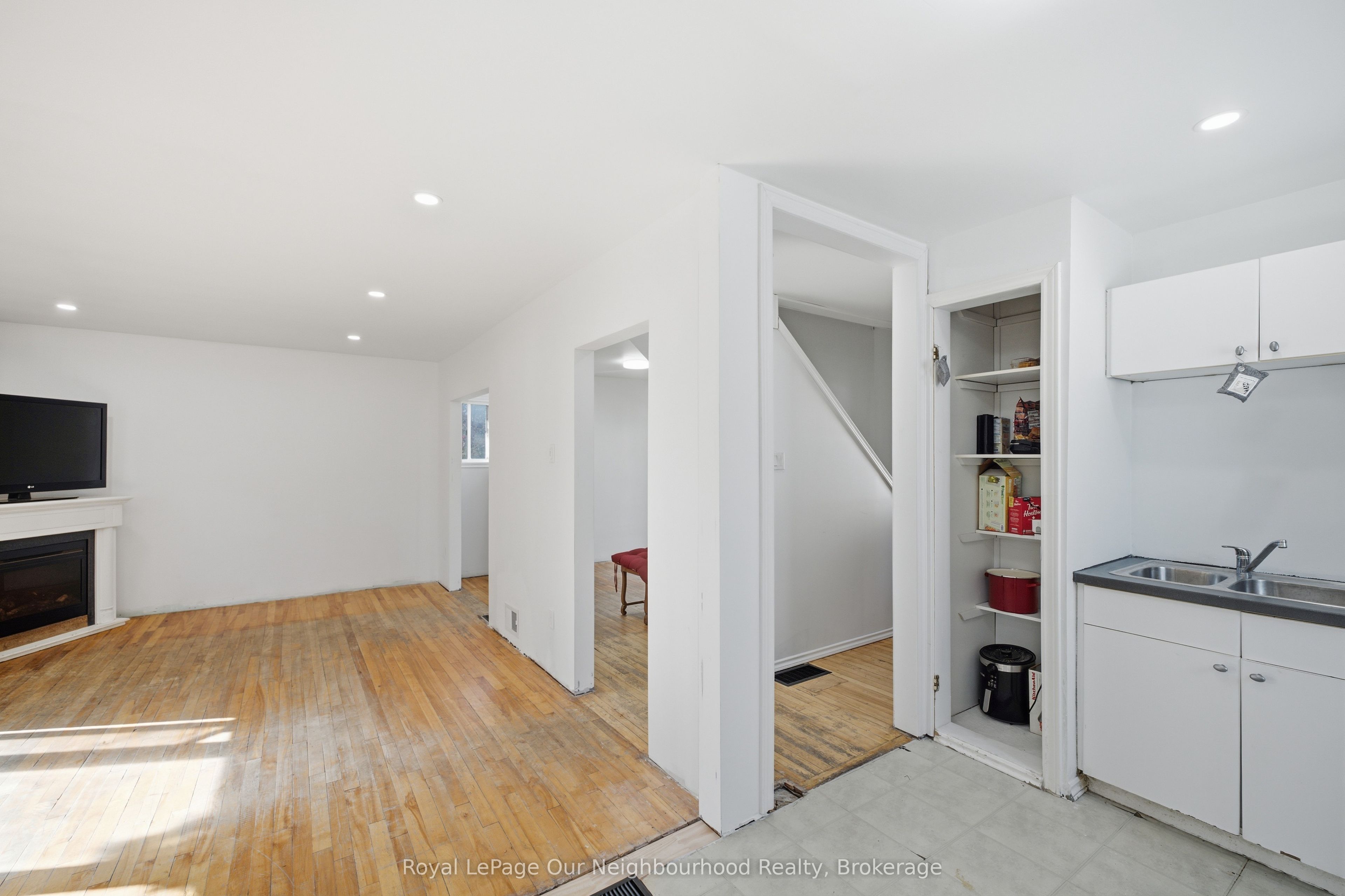 367 Campbell Street Property Photo 7
