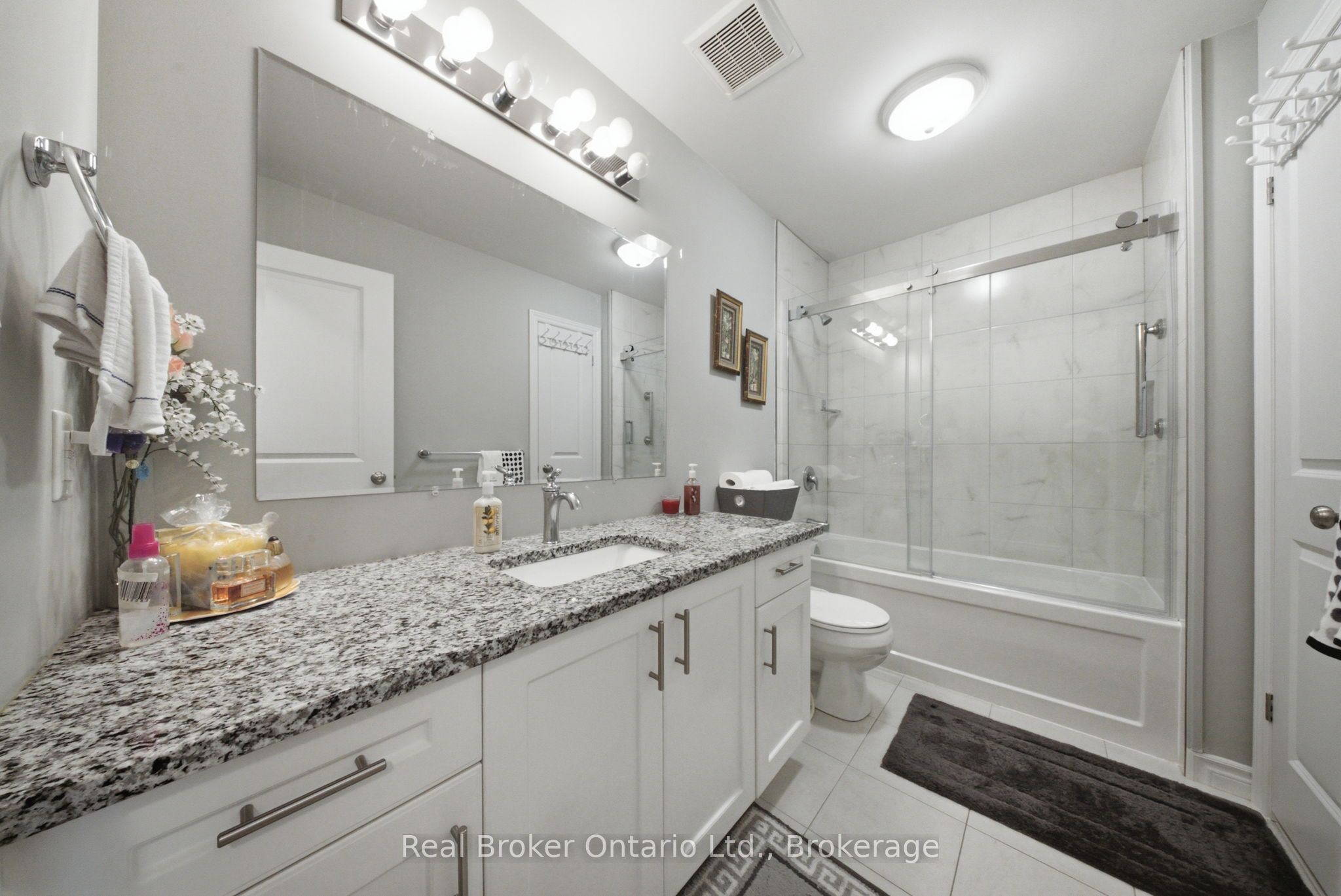 360 Dover Avenue Property Photo 17