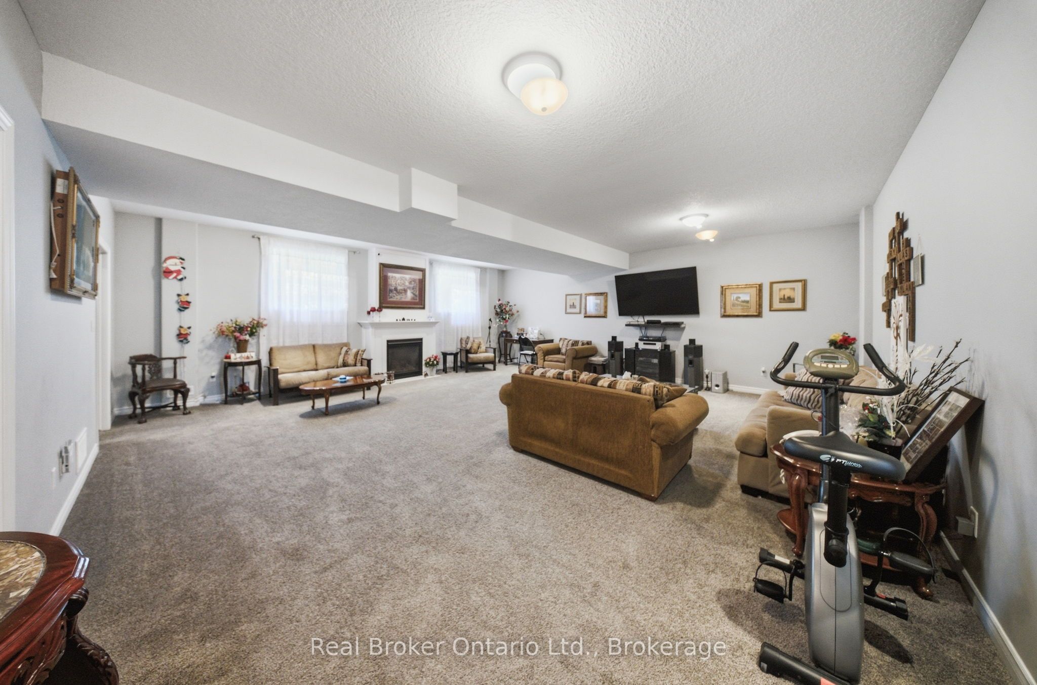 360 Dover Avenue Property Photo 23
