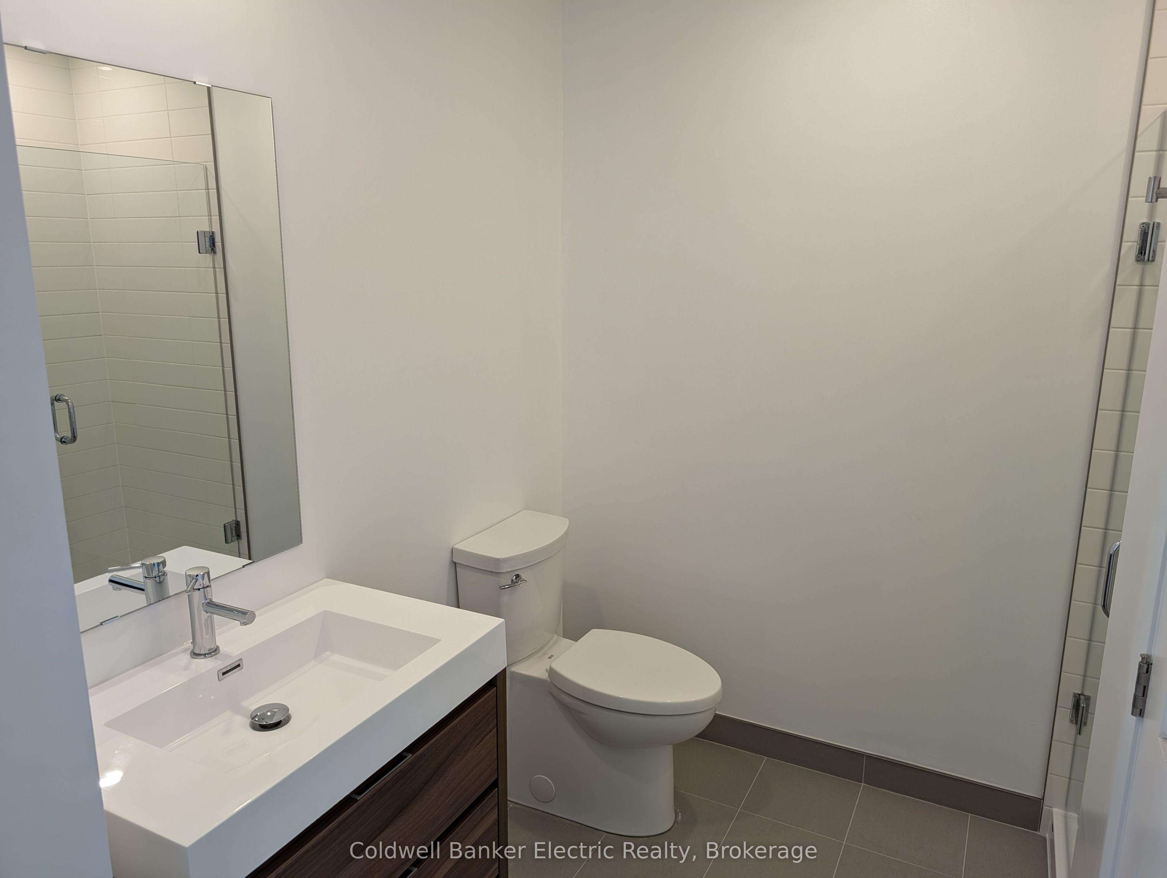195 Hunter Street E 802 Property Photo 15